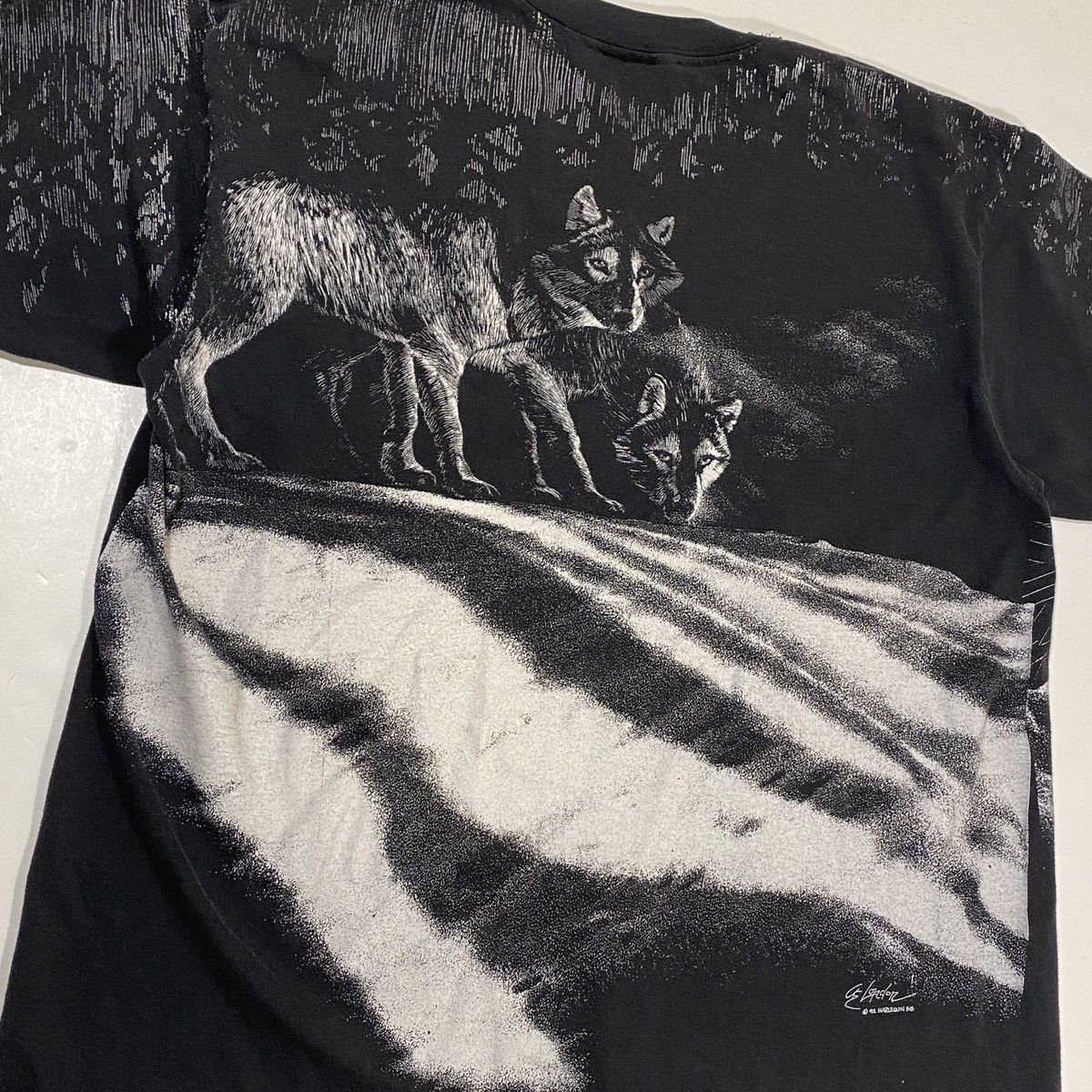 Vintage 90’s All Over Print Wolves Tee Size US L / EU 52-54 / 3 - 4 Thumbnail