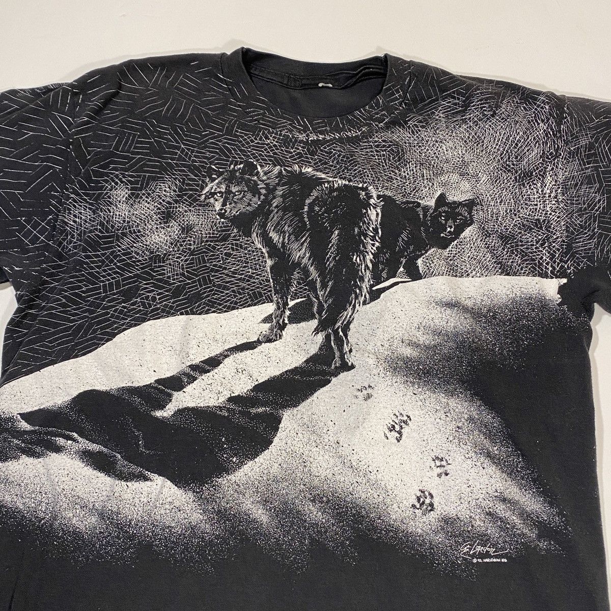 Vintage 90’s All Over Print Wolves Tee Size US L / EU 52-54 / 3 - 3 Thumbnail
