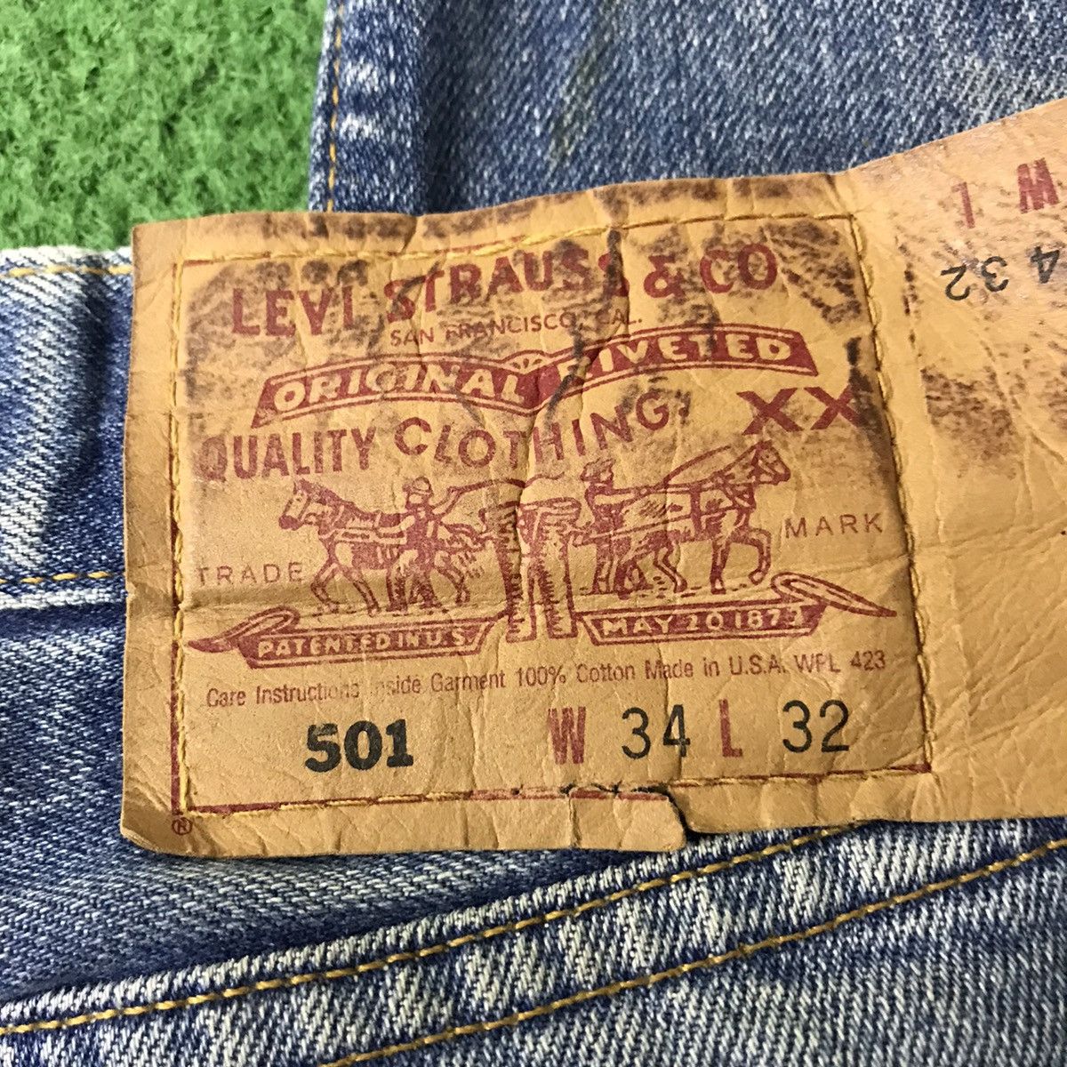 Levi's Vintage Levis 501 Jeans Distressed JeansMade In USA Size US 33 - 18 Thumbnail