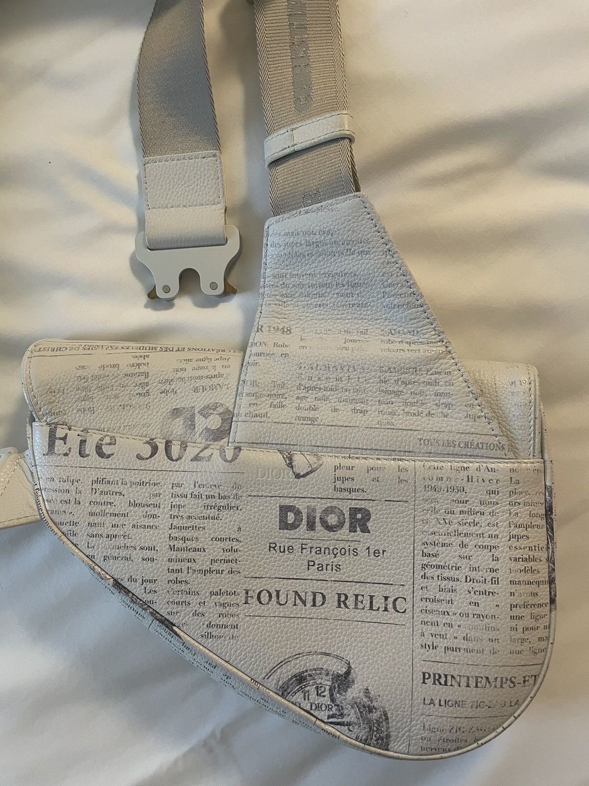 Daniel Arsham × Dior Dior x Daniel Arsham SS20 Saddle Bag calf RUNWAY newspaper Size ONE SIZE - 4 Thumbnail