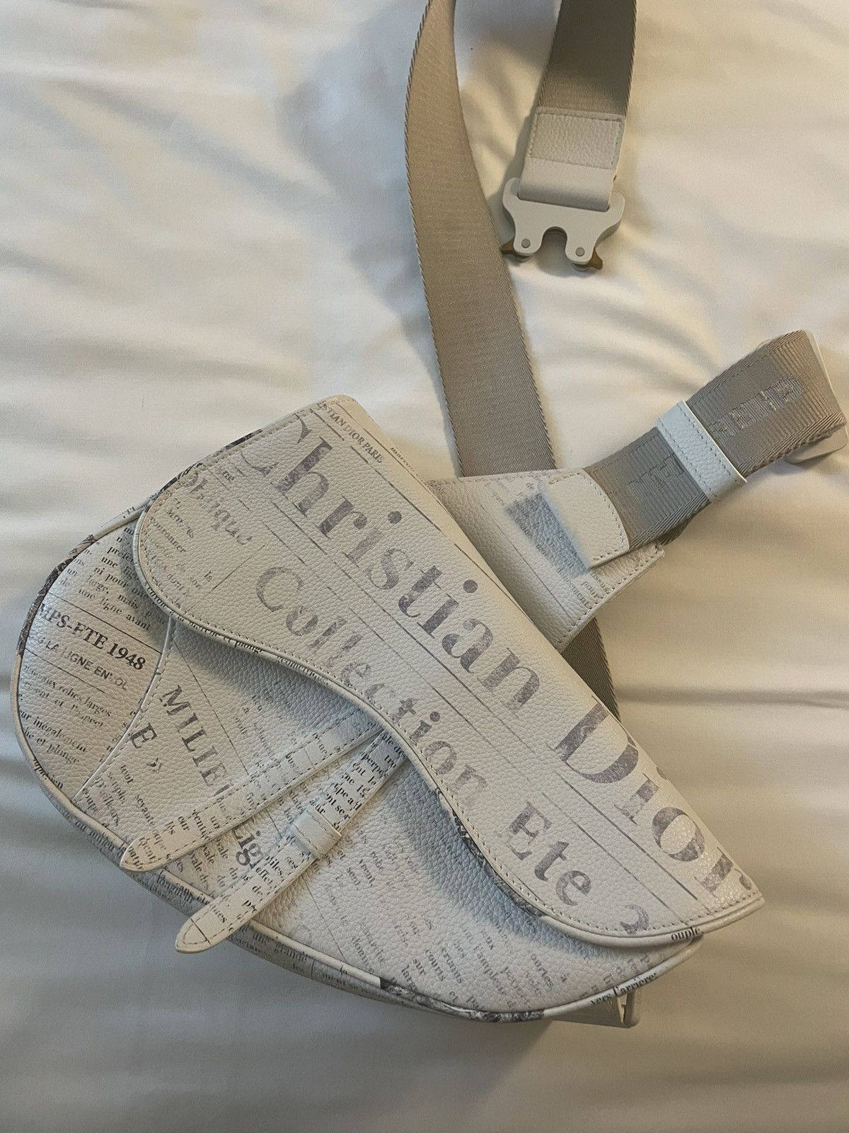 Daniel Arsham × Dior Dior x Daniel Arsham SS20 Saddle Bag calf RUNWAY newspaper Size ONE SIZE - 3 Thumbnail
