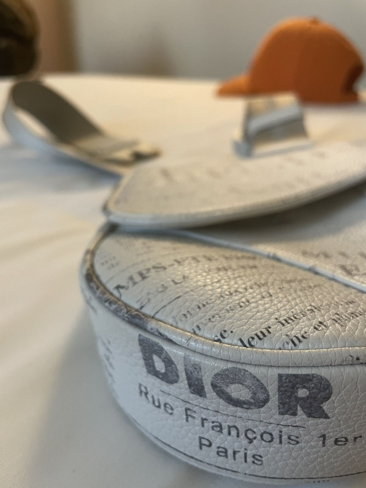 Daniel Arsham × Dior Dior x Daniel Arsham SS20 Saddle Bag calf RUNWAY newspaper Size ONE SIZE - 8 Thumbnail