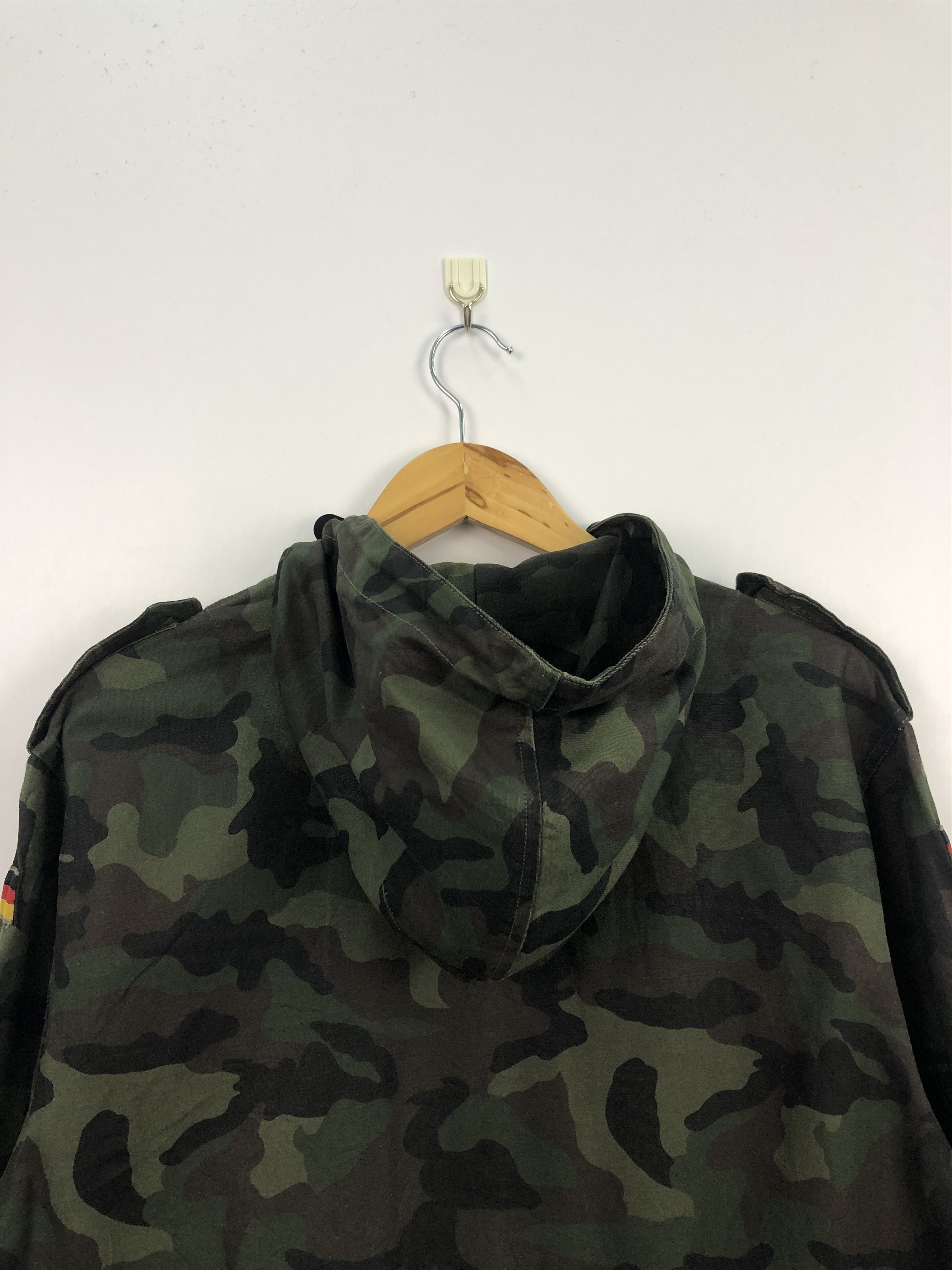 Vintage Vintage 90s Army Germany Camo Jacket J0298 Size US L / EU 52-54 / 3 - 4 Thumbnail