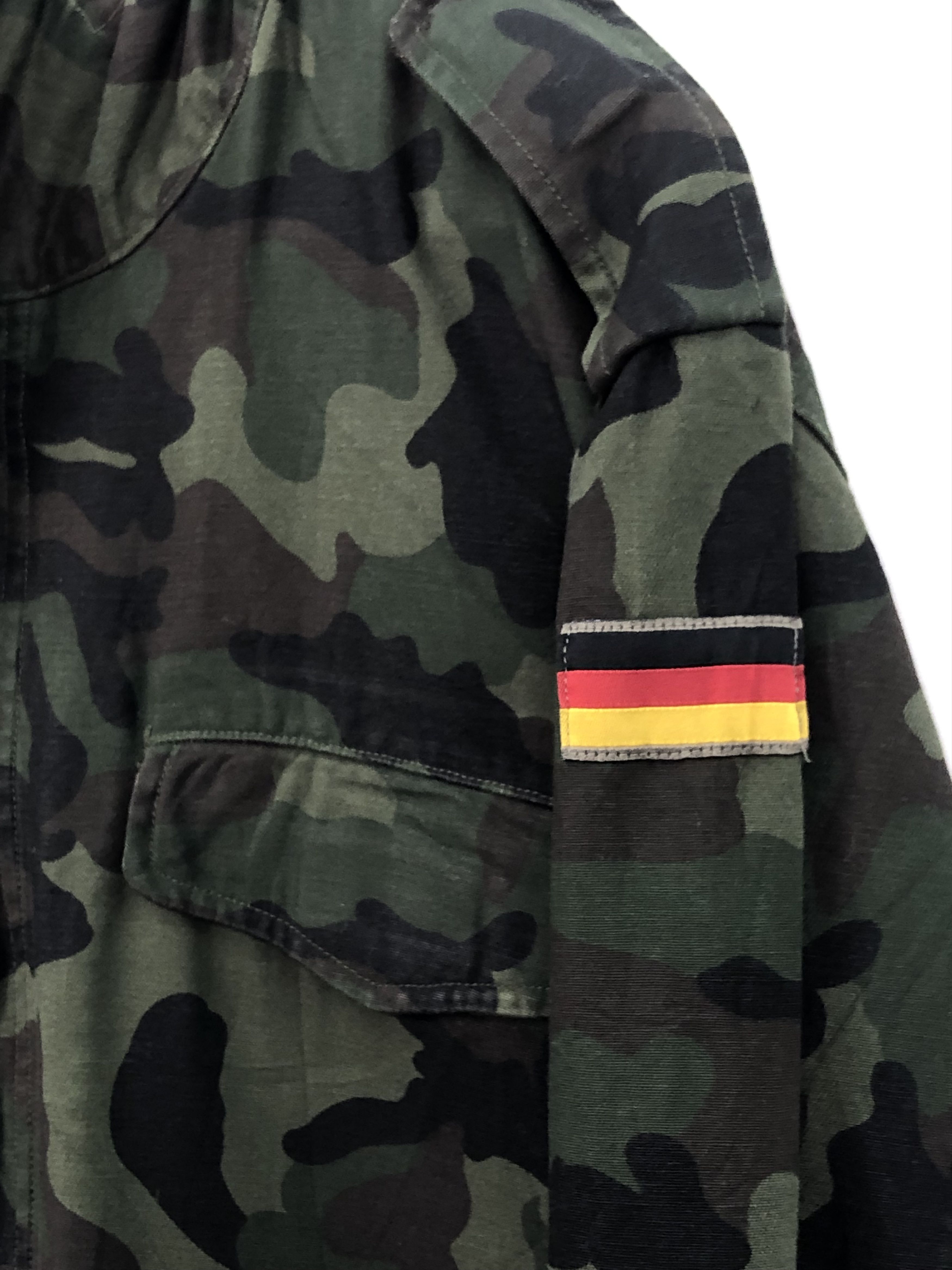 Vintage Vintage 90s Army Germany Camo Jacket J0298 Size US L / EU 52-54 / 3 - 7 Thumbnail