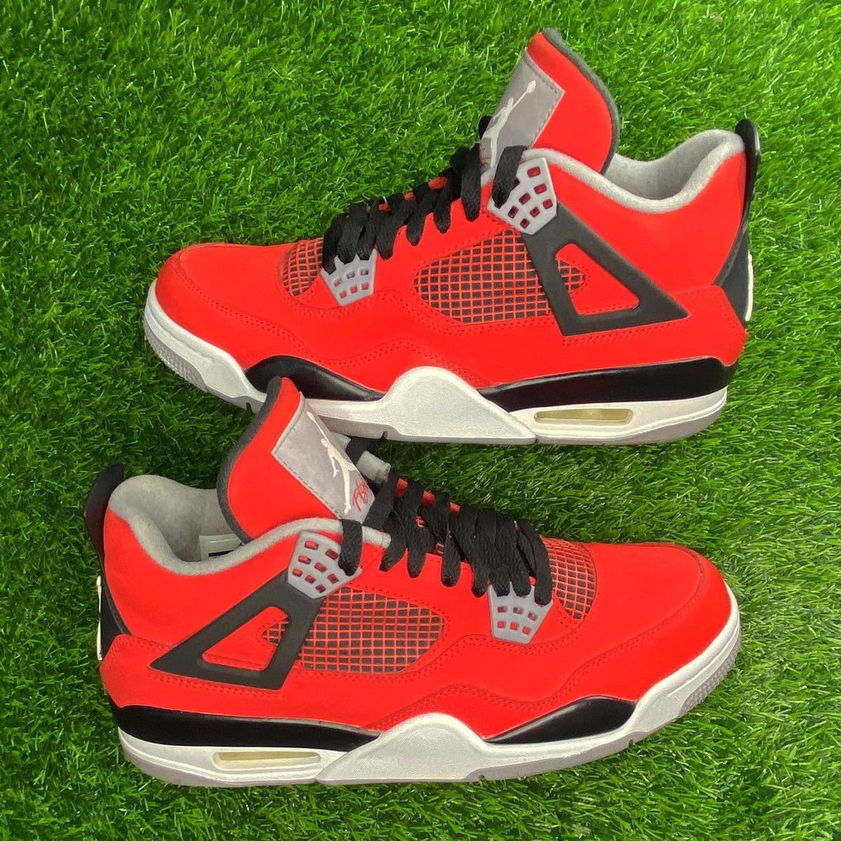 Jordan Brand Air Jordan 4 Retro Toro Bravo 2013 Size US 9.5 / EU 42-43 - 2 Thumbnail