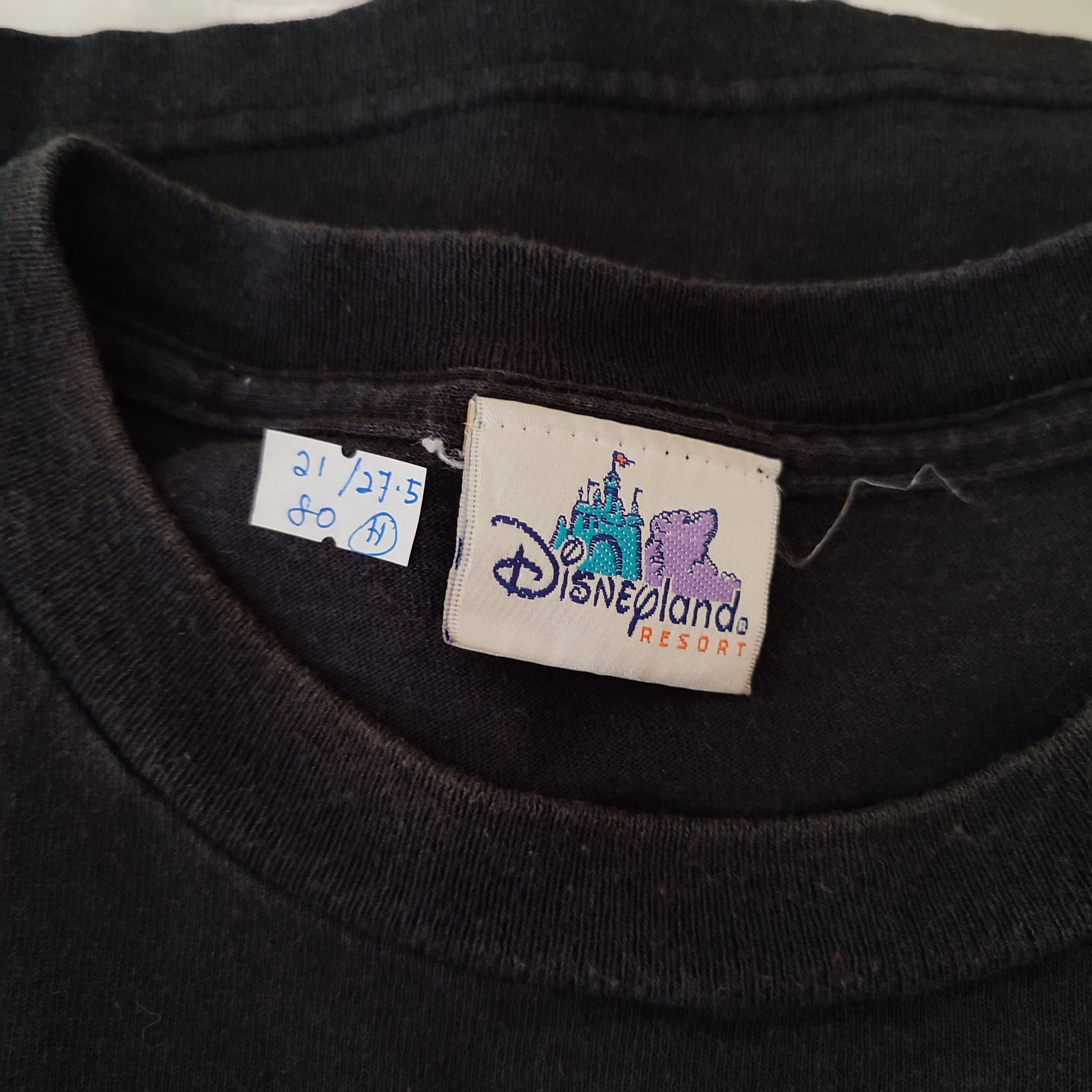 Disney × Vintage Pirates of the Carribbean Movie Skulls Design Disney Tshirt Size US L / EU 52-54 / 3 - 4 Thumbnail