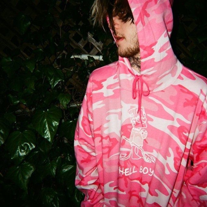 Lil peep wearing online hellboy hoodie