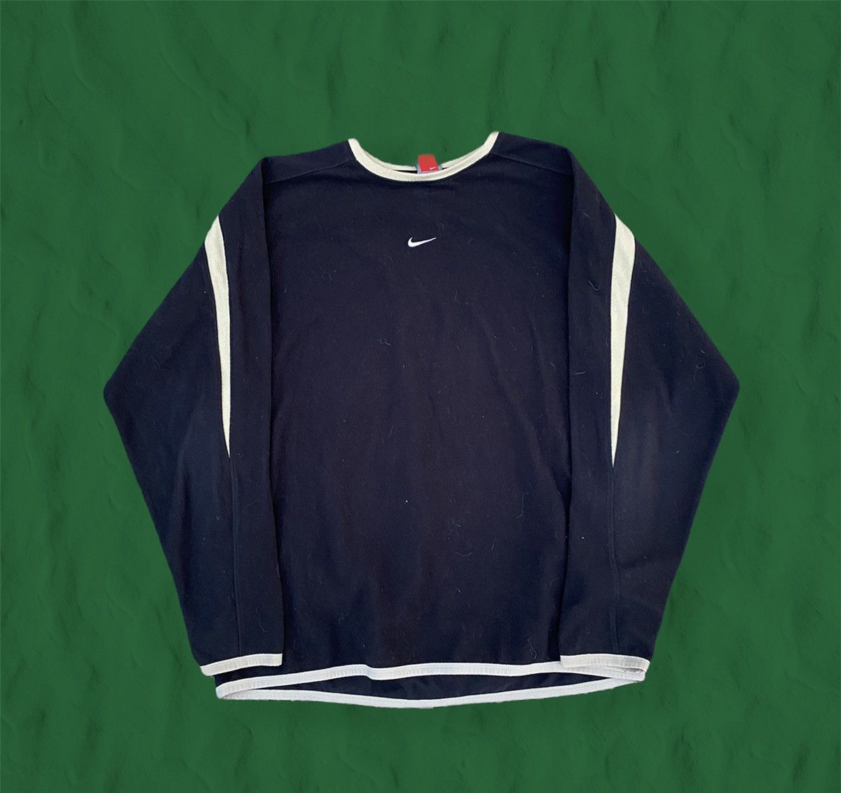 Nike Nike center swoosh sweater | Grailed