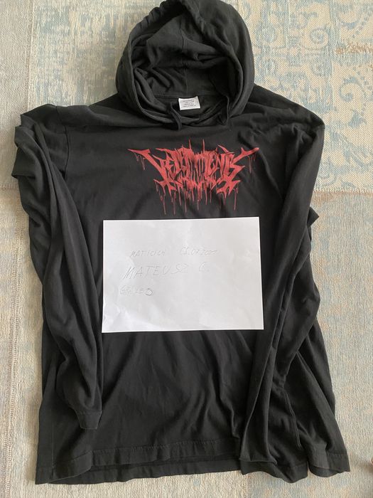 Vetements Metal Logo City Tour Hoodie Longsleeve | Grailed