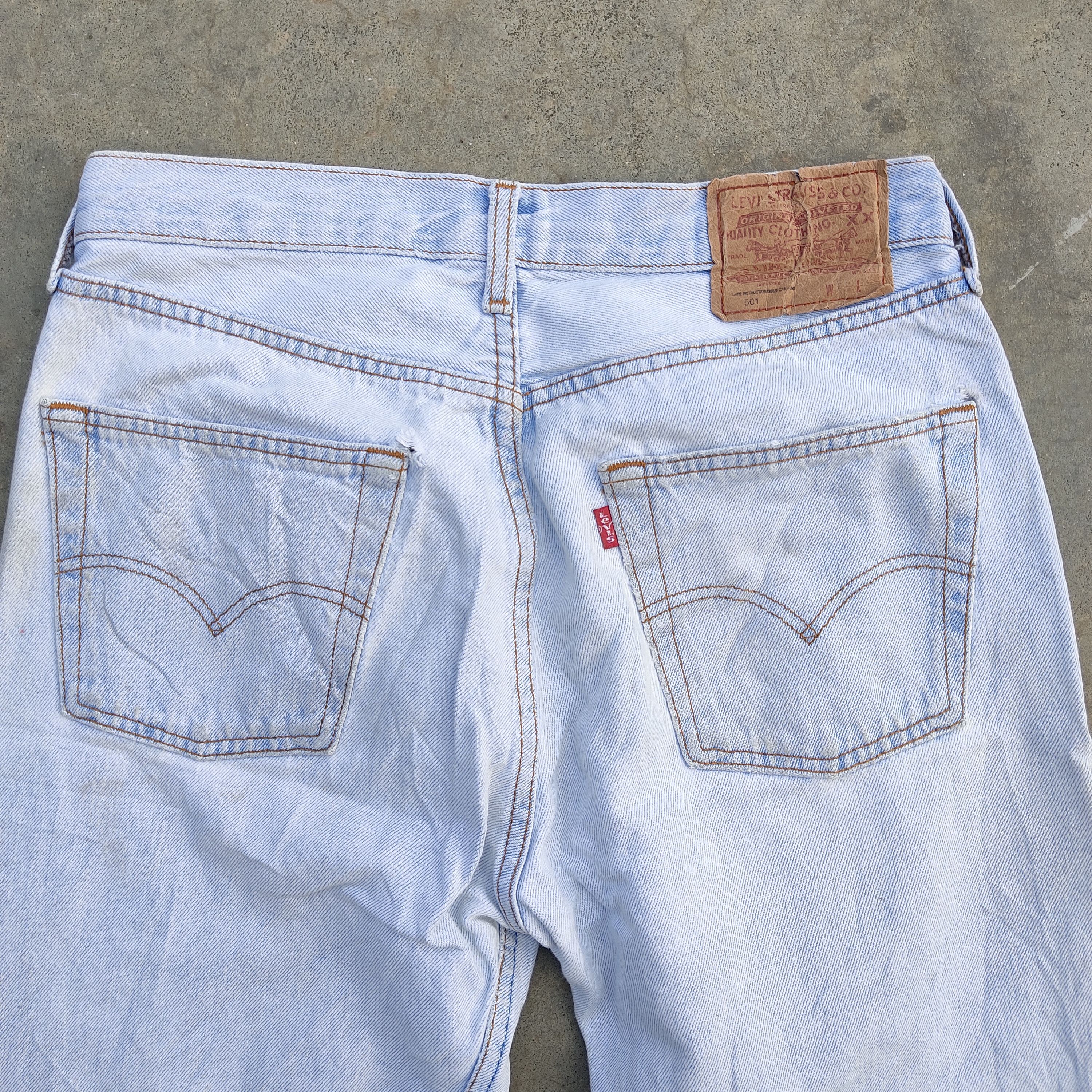 Levi's Vintage Levis 501 Made In Barcelona Size US 33 - 3 Thumbnail