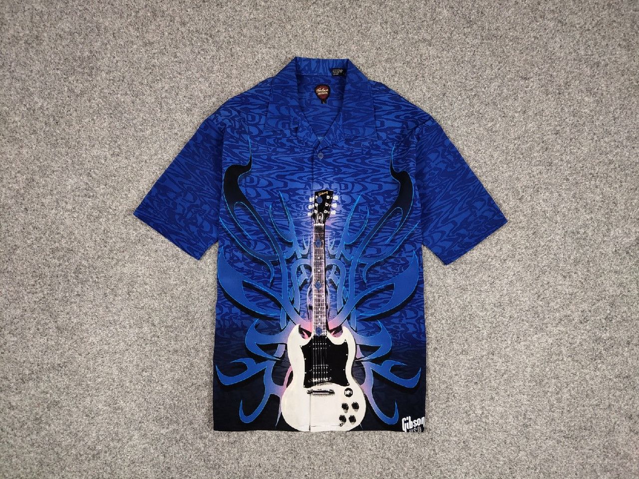 Vintage Vinrage 90s Gibson USA Tour Wear Hawaiian button Shirts Size US L / EU 52-54 / 3 - 1 Thumbnail