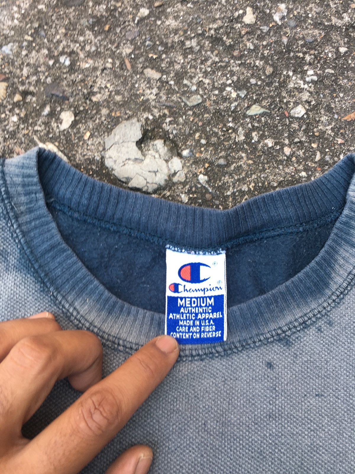 Champion Vintage 90’s Champion Box Logo Sun Faded Size US L / EU 52-54 / 3 - 6 Thumbnail