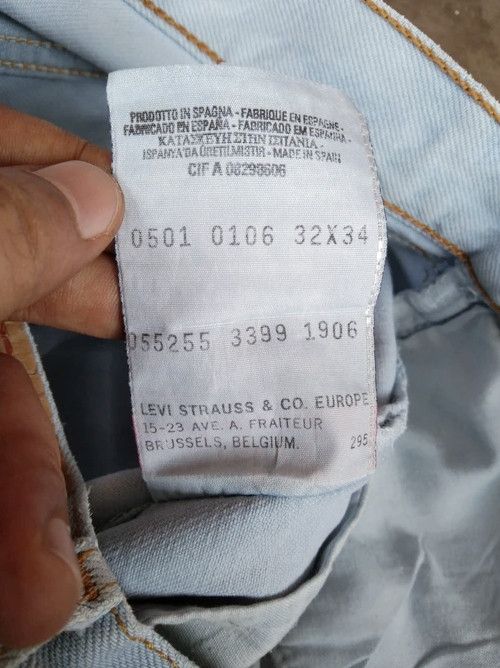 Levi's Vintage Levi's 501 Faded Blue Distressed Jeans 31x34 Size US 31 - 10 Thumbnail