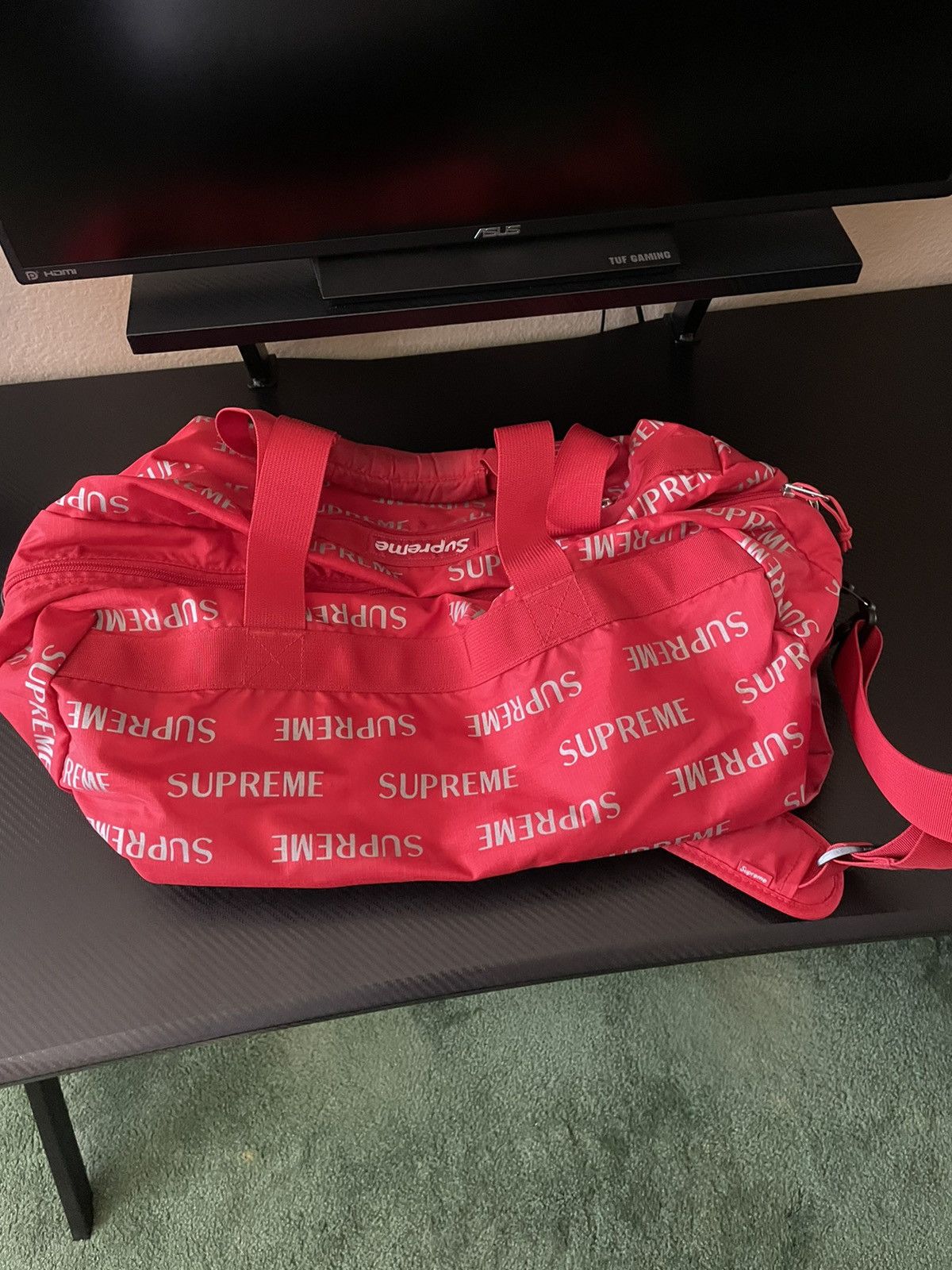 Supreme SUPREME 3M REFLECTIVE REPEAT DUFFLE BAG | Grailed