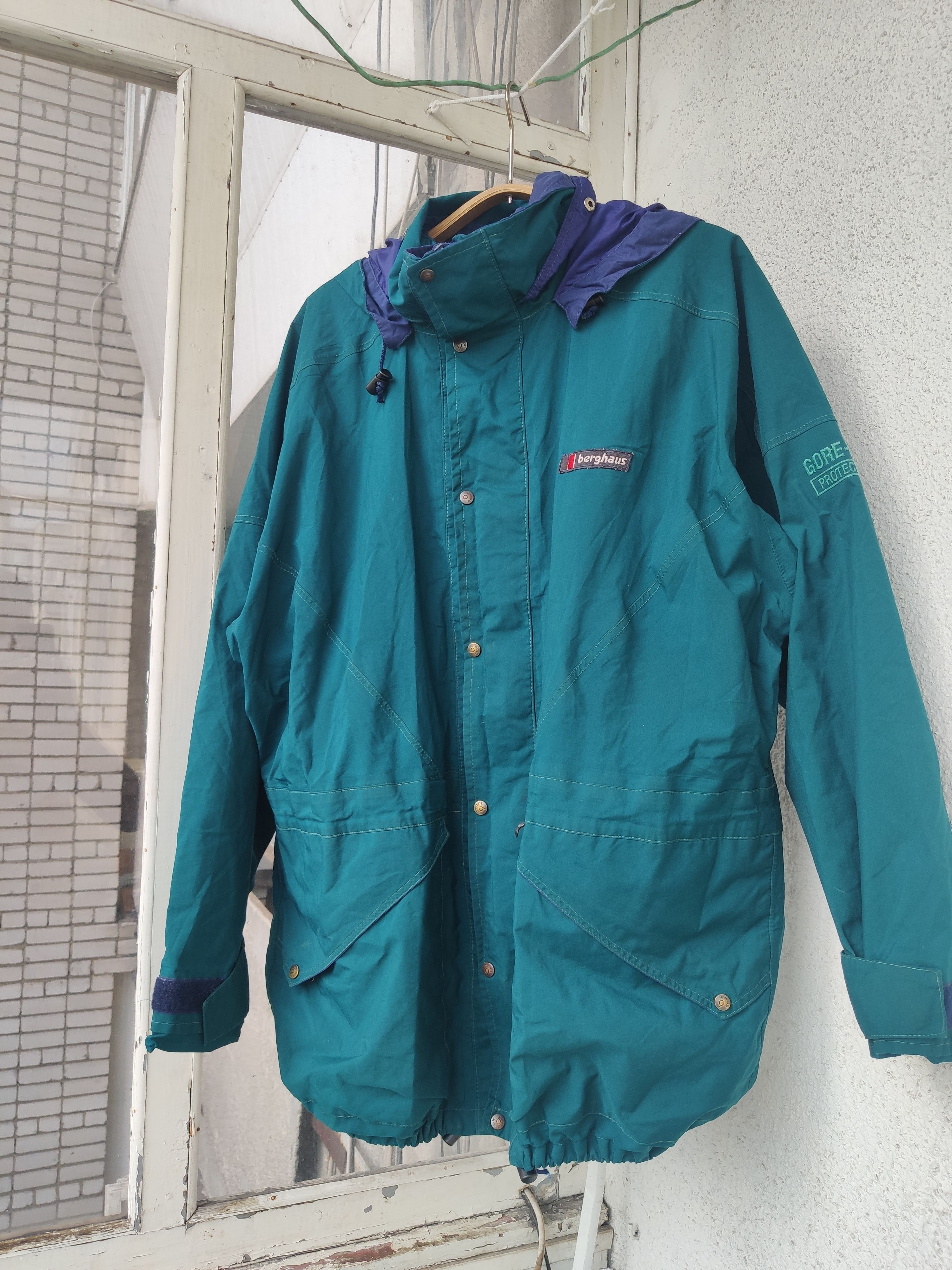 Vintage 80's vintage Berghaus Goretex Green Waterproof Jacket