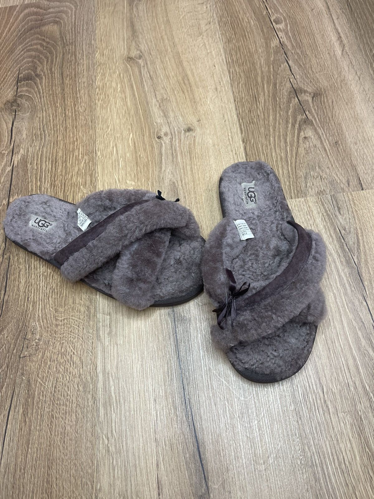 wholesale in USA Ugg Fluff Flip Flop brown Slippers hubliexpress