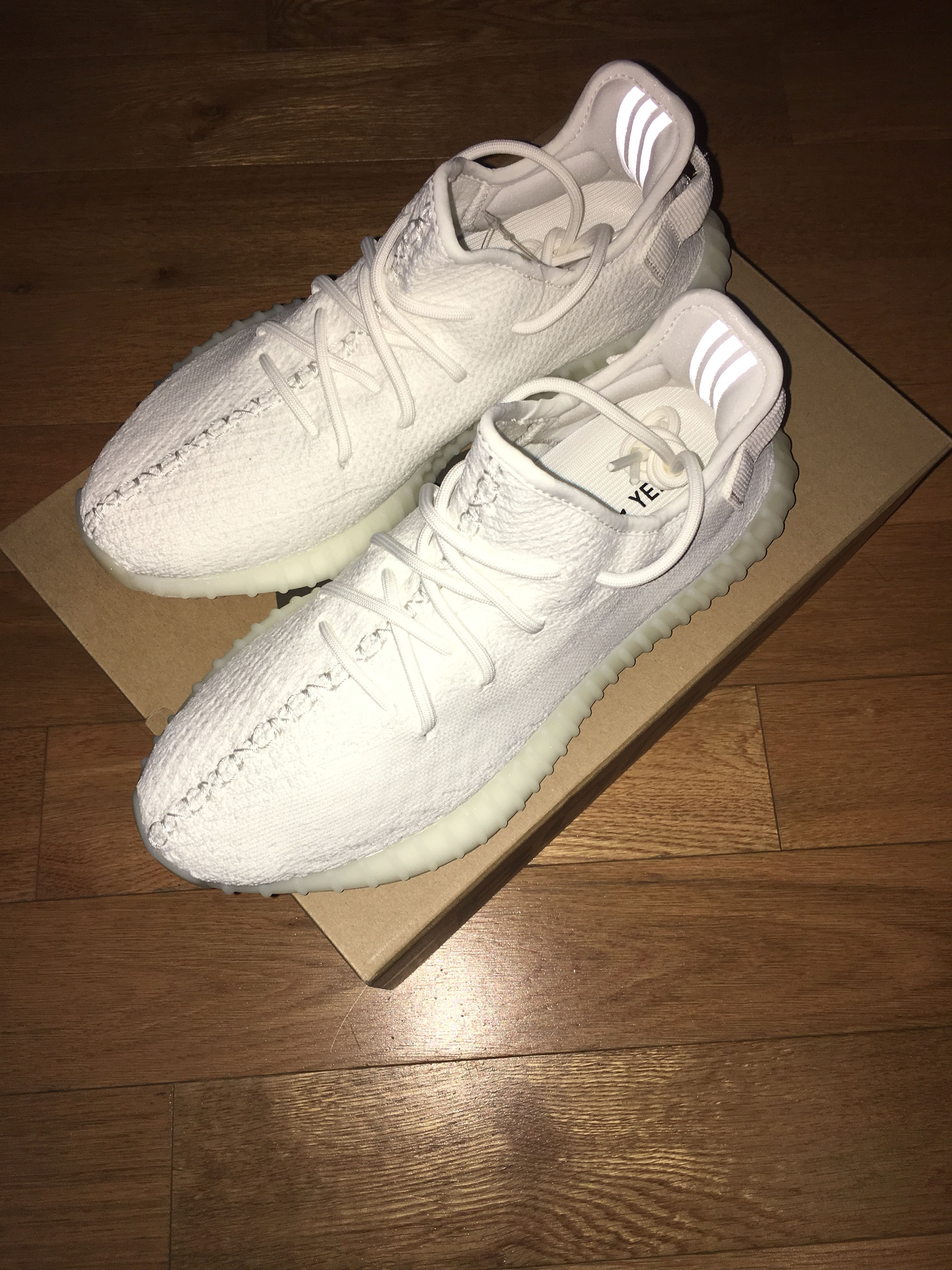 Yeezy 350 v2 cream box size 9