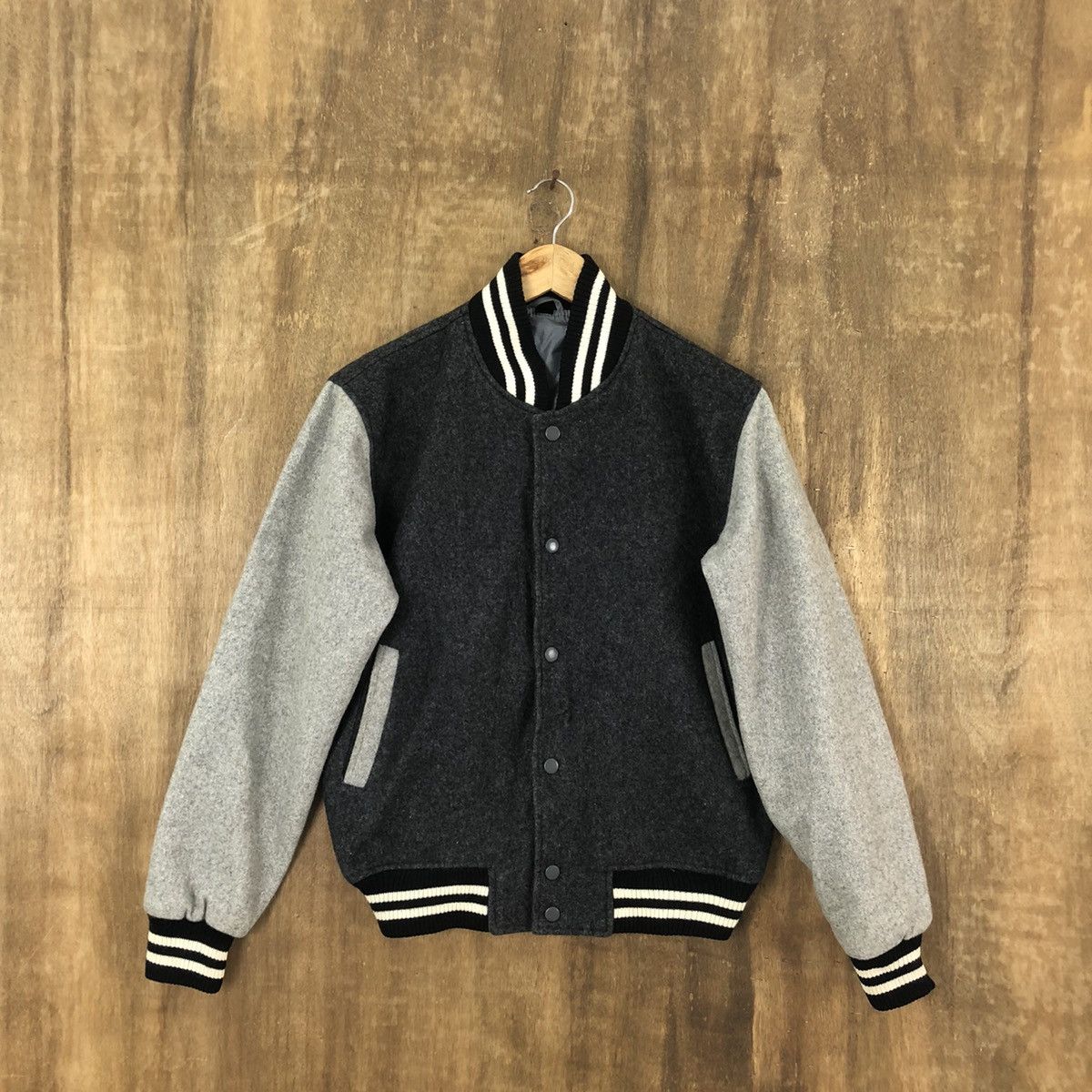 Japanese Brand VINTAGE JAPANESE BRAND GREY WOOL VARSITY JACKET #1867 Size US M / EU 48-50 / 2 - 1 Thumbnail