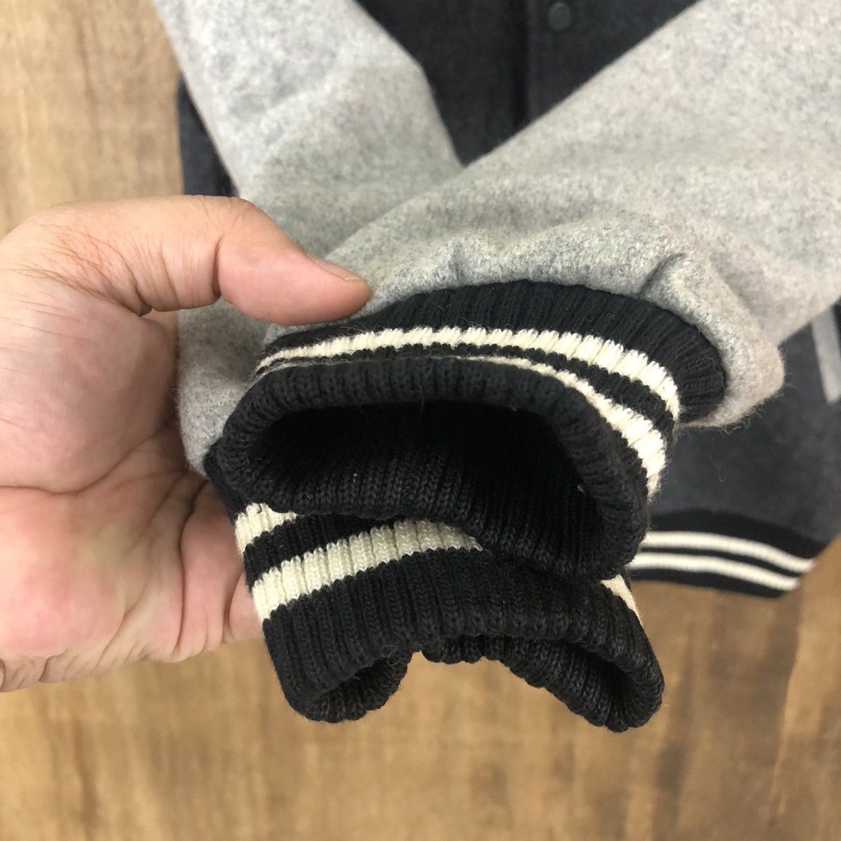 Japanese Brand VINTAGE JAPANESE BRAND GREY WOOL VARSITY JACKET #1867 Size US M / EU 48-50 / 2 - 4 Thumbnail
