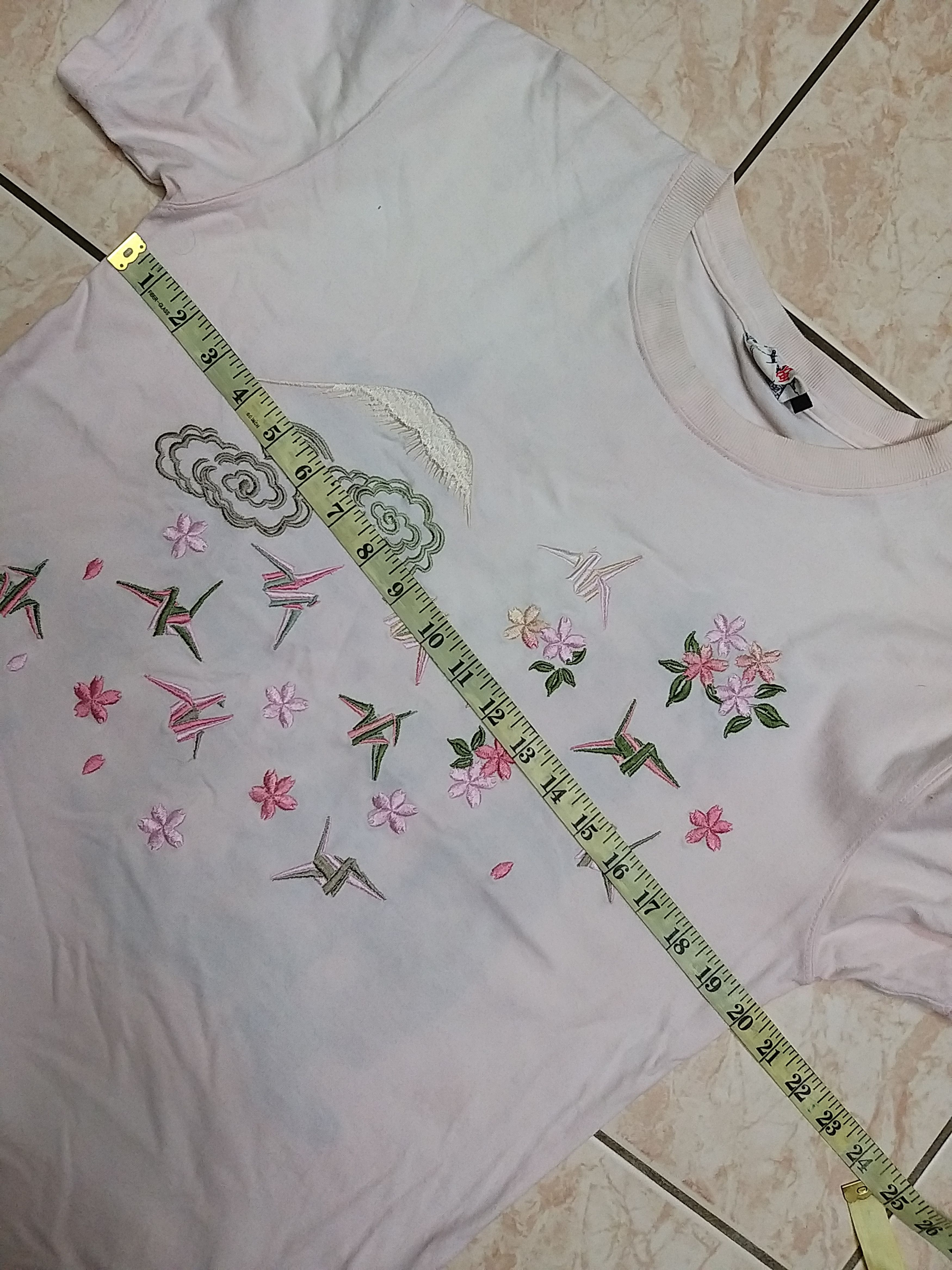 Karakuri Tamashii JAPANESE"GIESHA,TEMPLE AND SAKURA" EMBROIDERY T SHIRT Size US M / EU 48-50 / 2 - 5 Thumbnail
