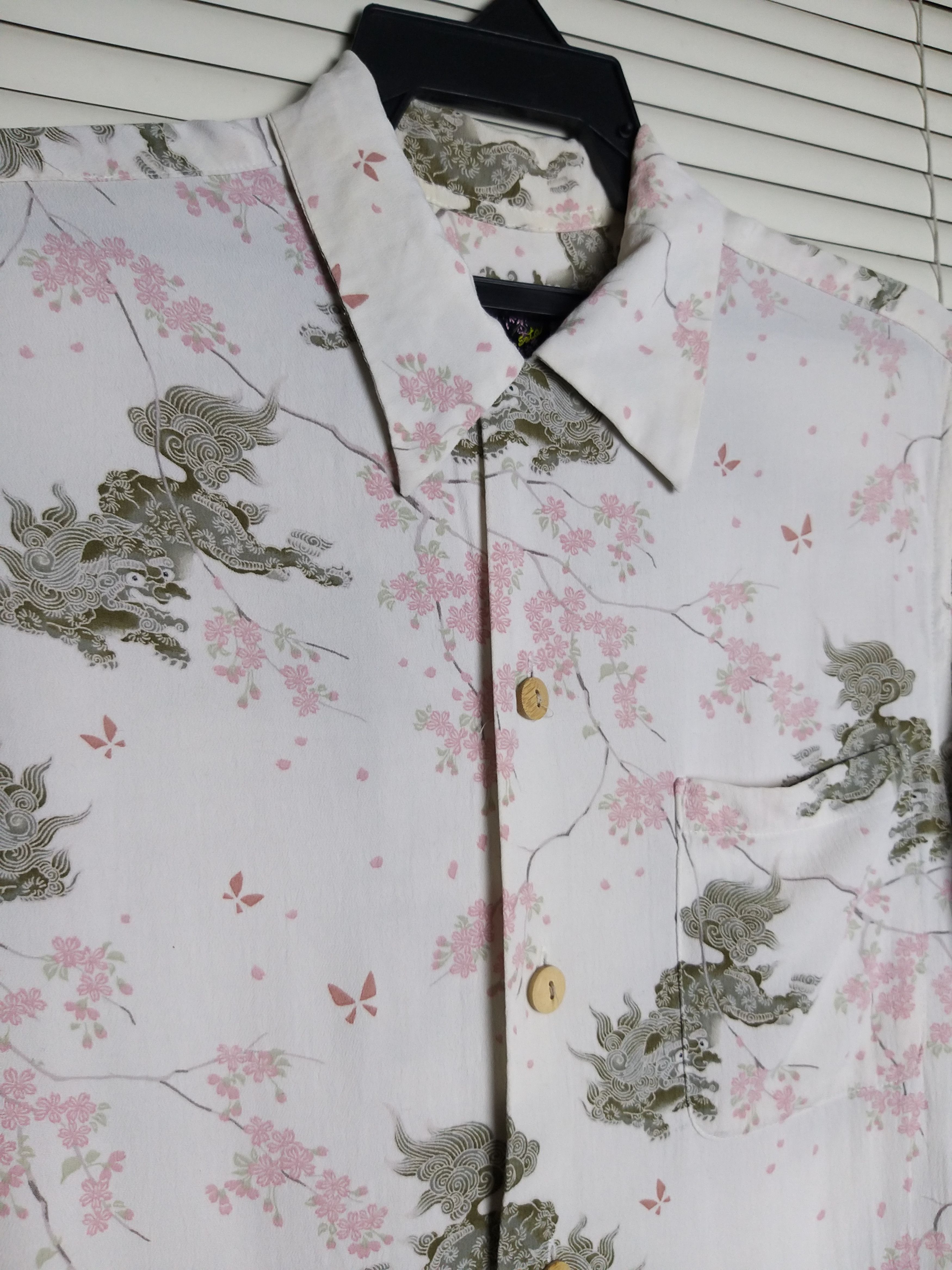 Toyo Enterprises JAPANESE SUKAJAN ELIMENT"TIGER SAKURA"RAYON HAWAIIAN SHIRT Size US M / EU 48-50 / 2 - 3 Thumbnail
