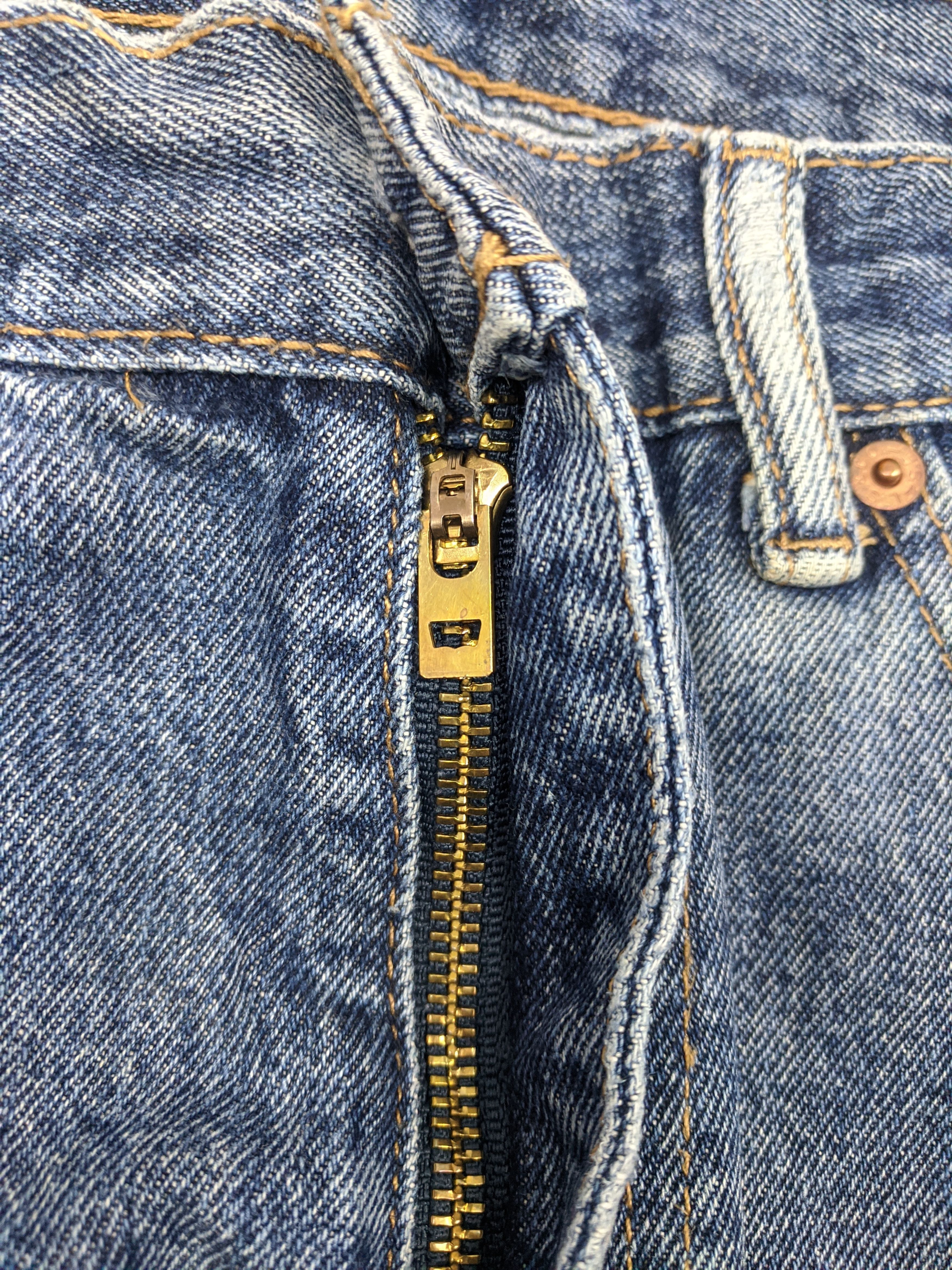 Levi's Vintage Levis 505 Jeans DP0607 Size US 37 - 12 Thumbnail
