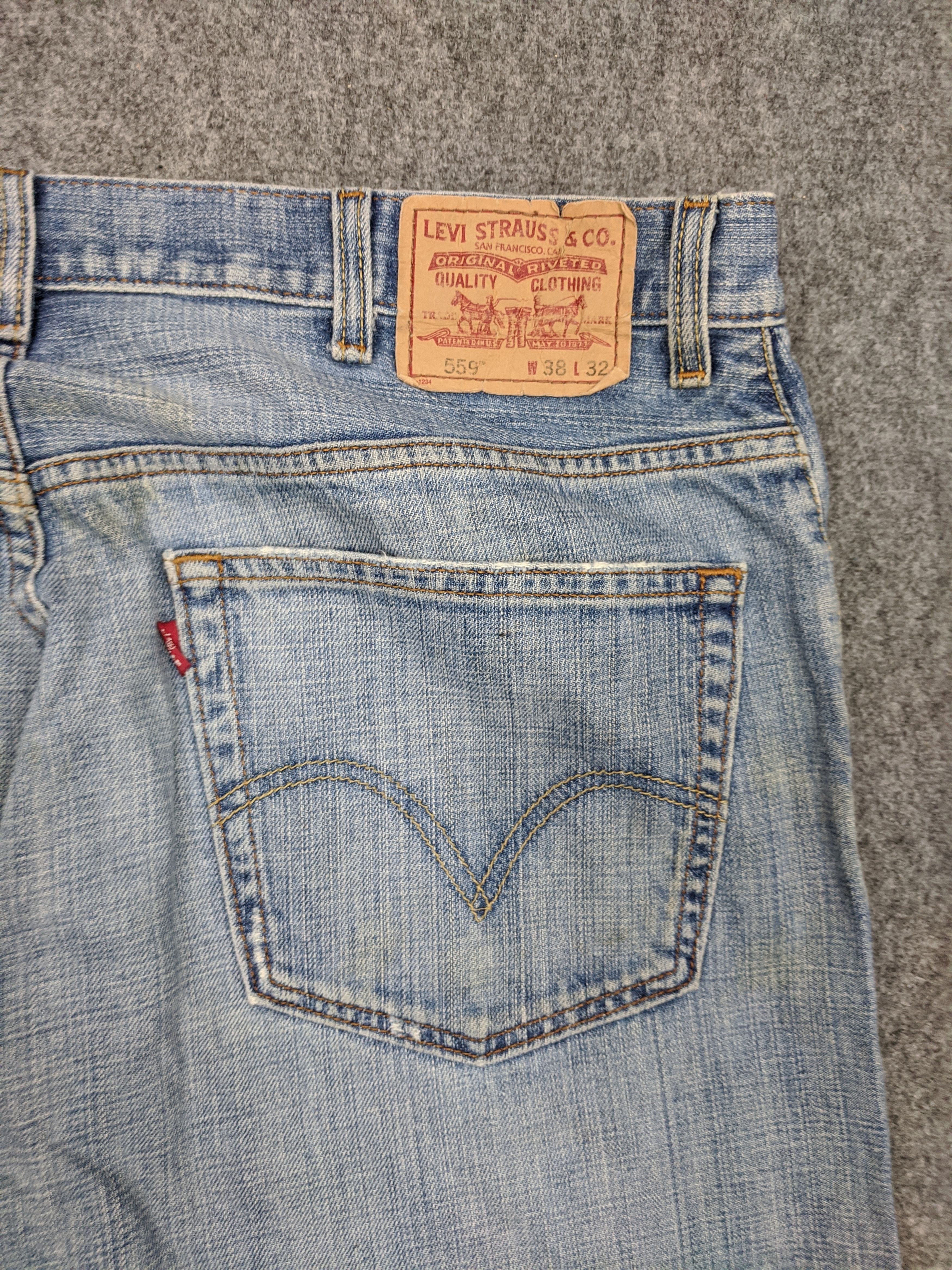Levi's Vintage Levis 559 Jeans DP0621 Size US 39 - 14 Thumbnail