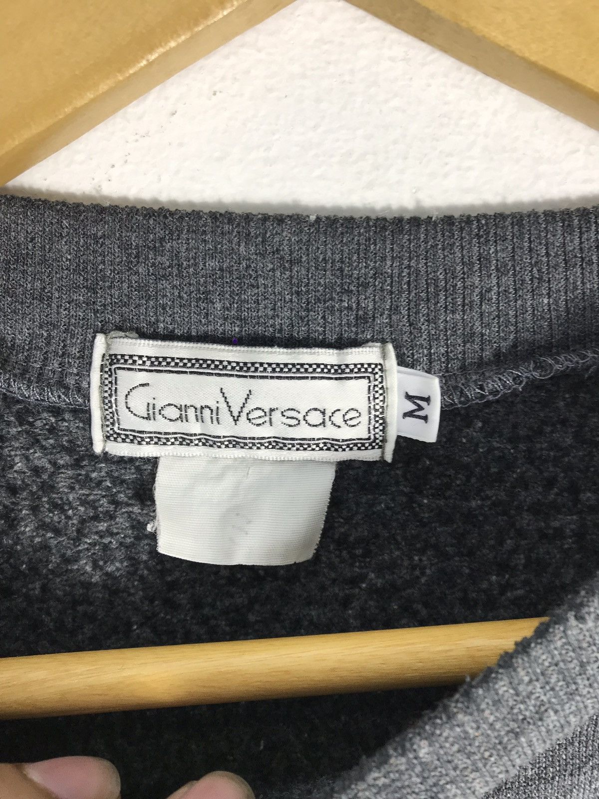 Versace vintage 90s versace jeans couture embroidered sweatshirts Size US M / EU 48-50 / 2 - 6 Thumbnail