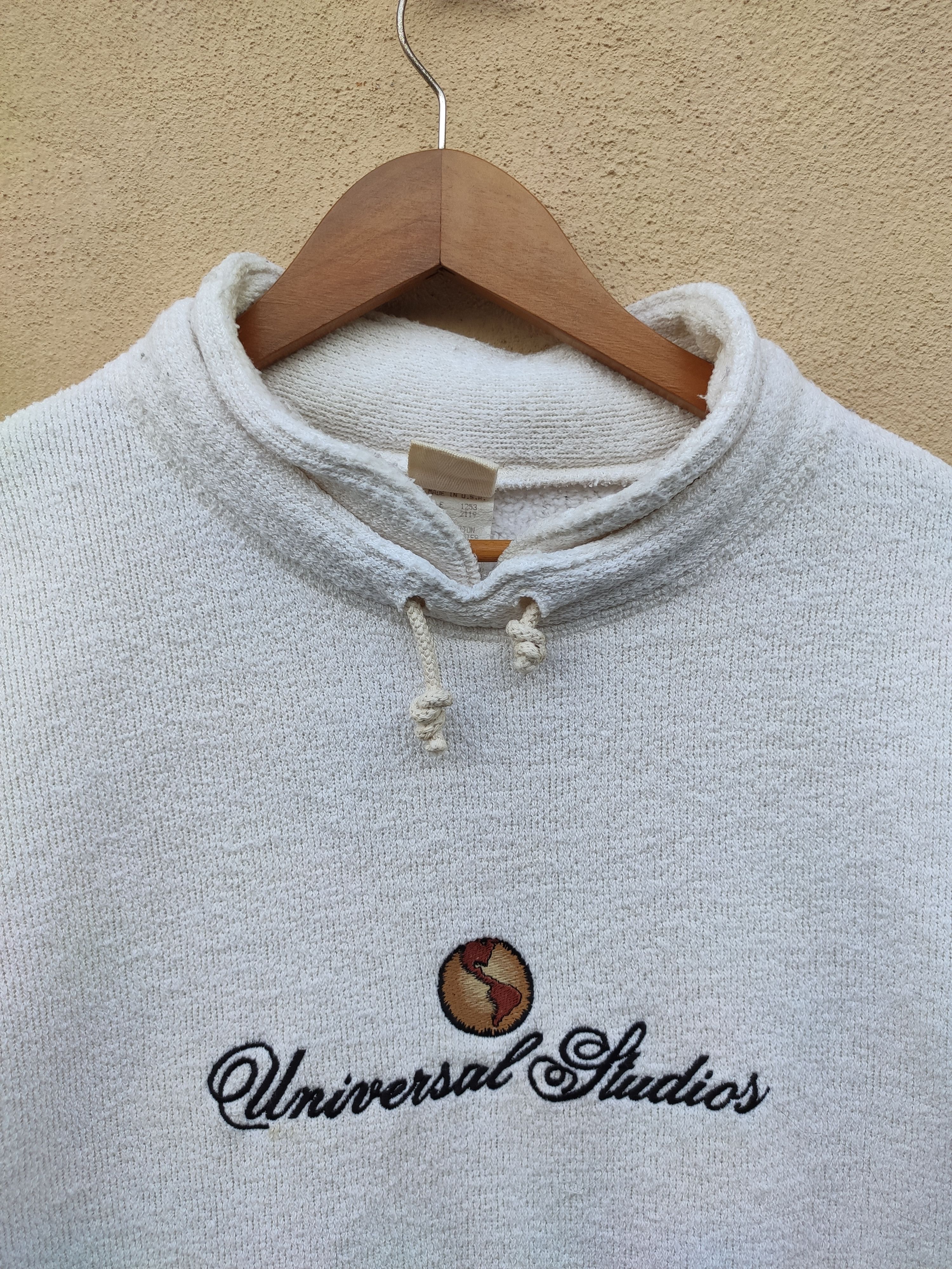Universal Studios Vintage 90s Vintage Universal Studios sweatshirt spell out Size US L / EU 52-54 / 3 - 2 Thumbnail