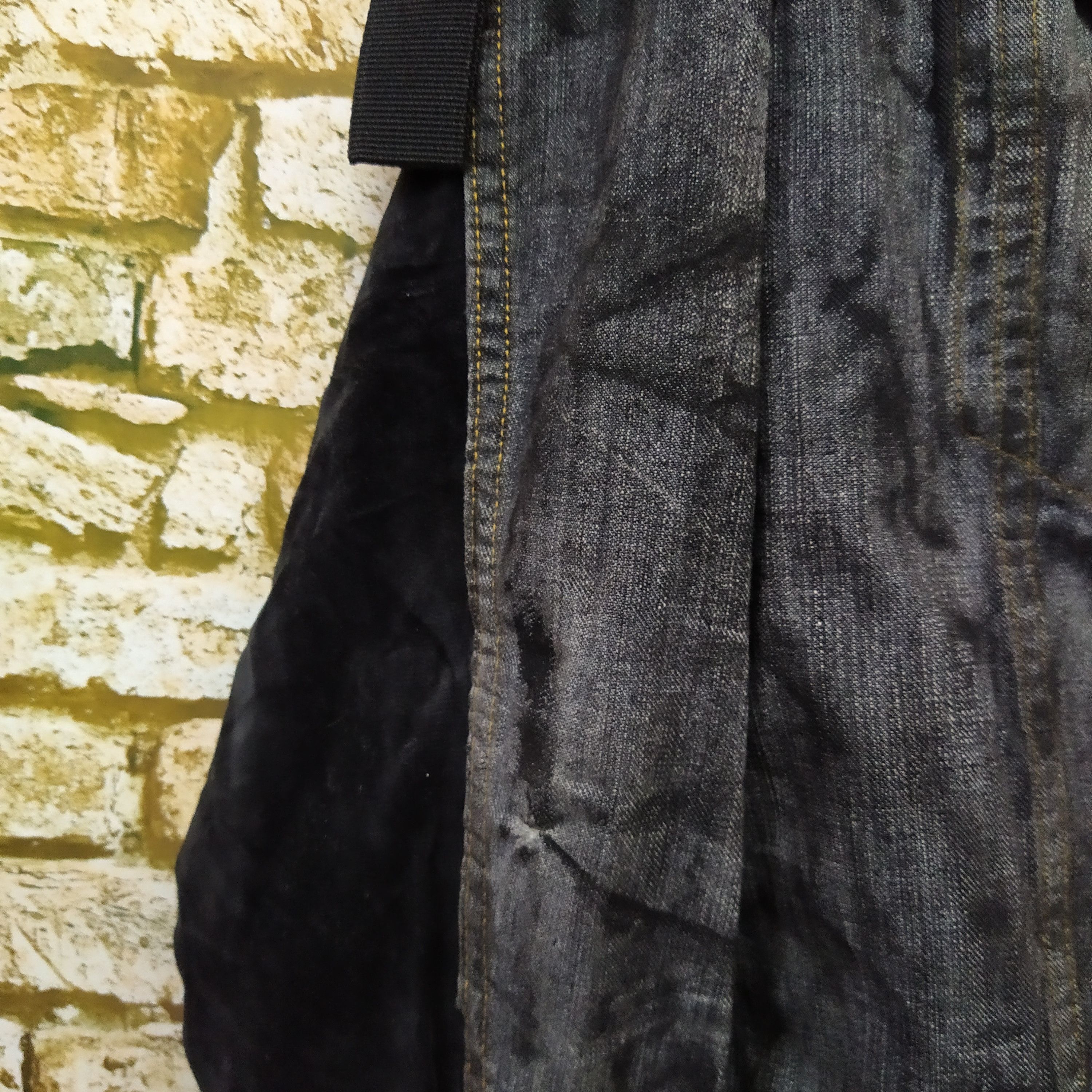 CABANE de ZUCCa CABANE de ZUCCA DENIM DISTRESSED JACKET (D11) Size US S / EU 44-46 / 1 - 3 Thumbnail