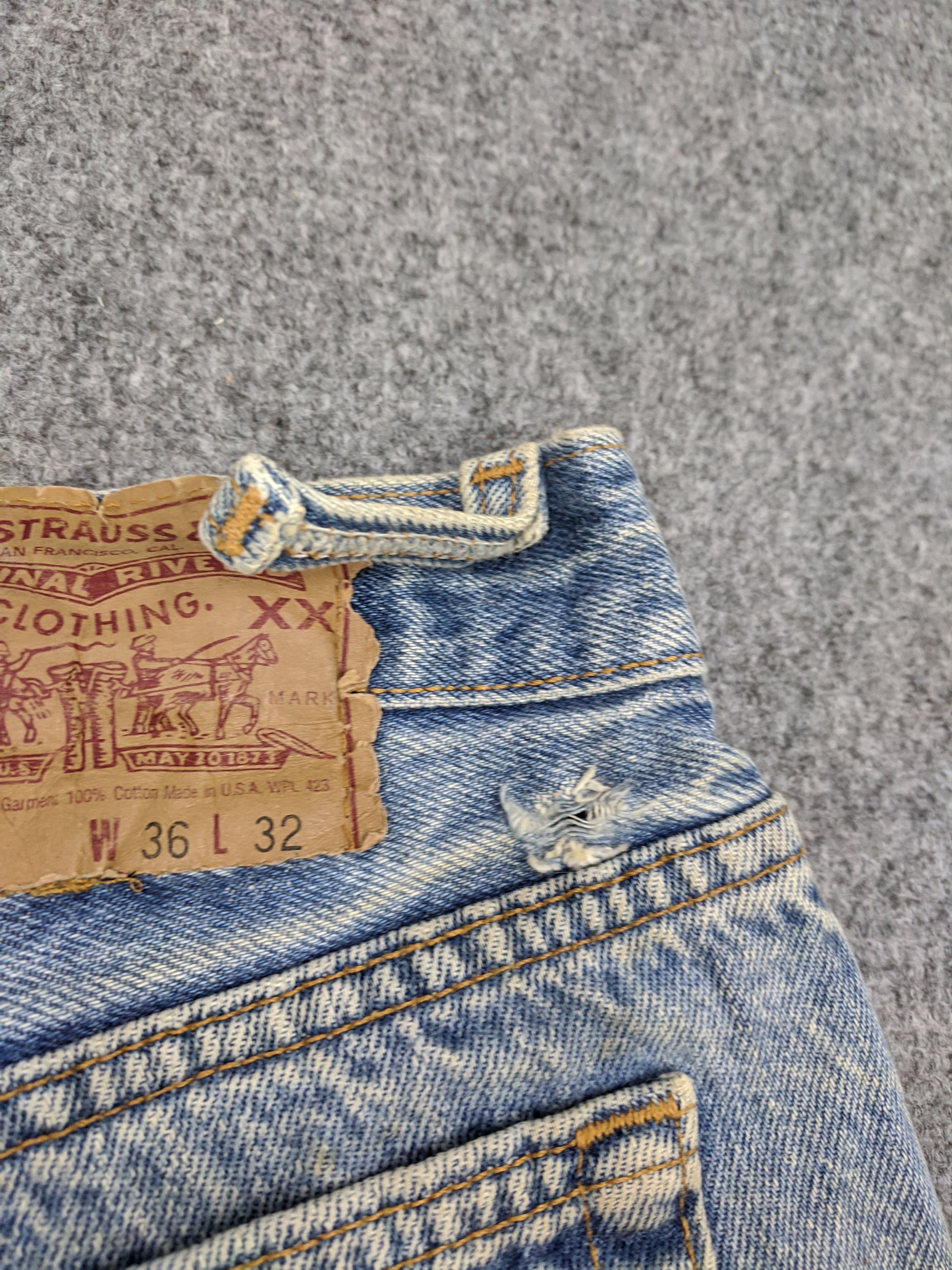 Levi's Vintage Levis 501 Jeans DP0647 Size US 35 - 12 Thumbnail