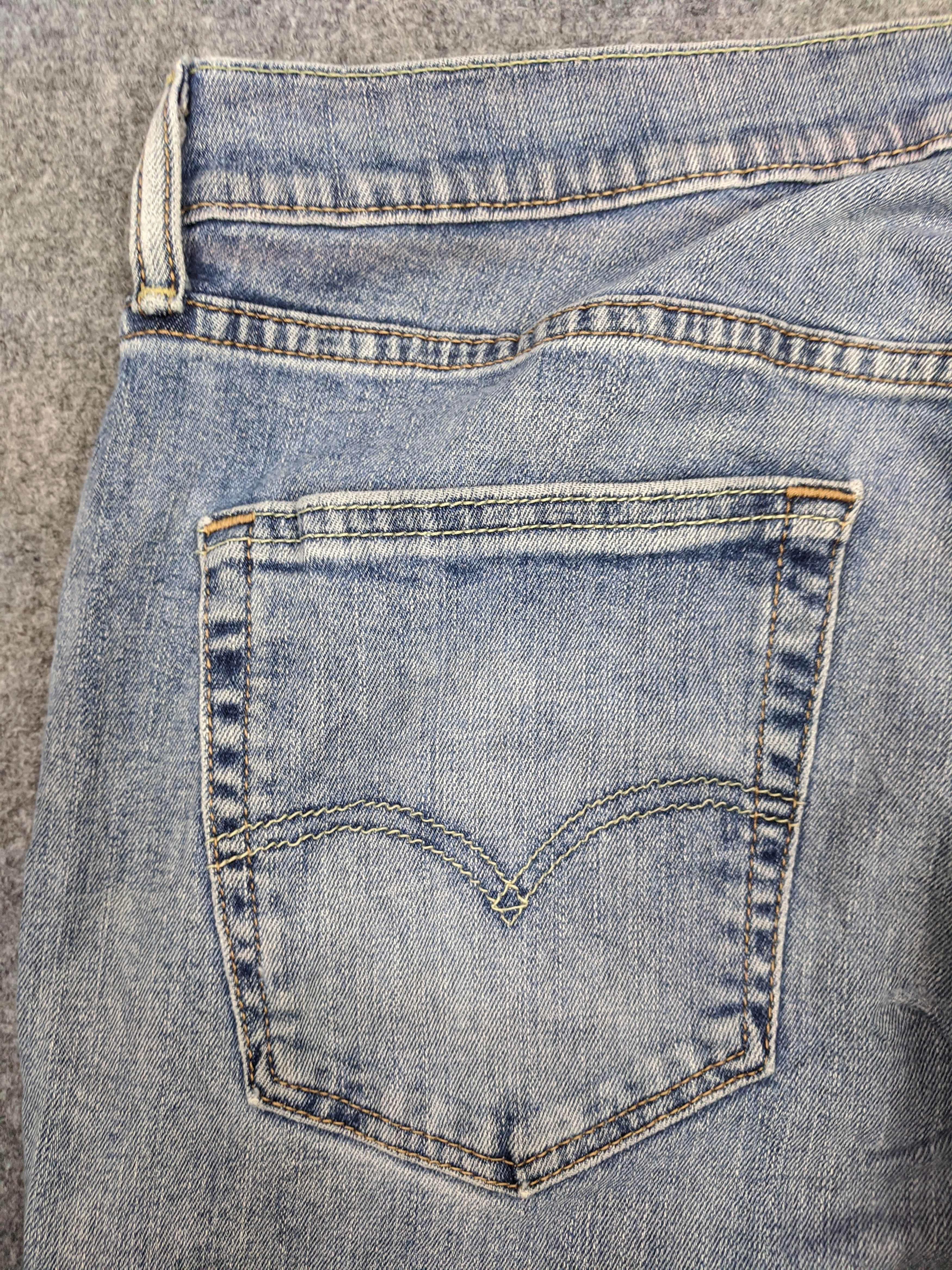 Levi's Vintage Levis 559 Jeans DP0656 Size US 37 - 13 Thumbnail