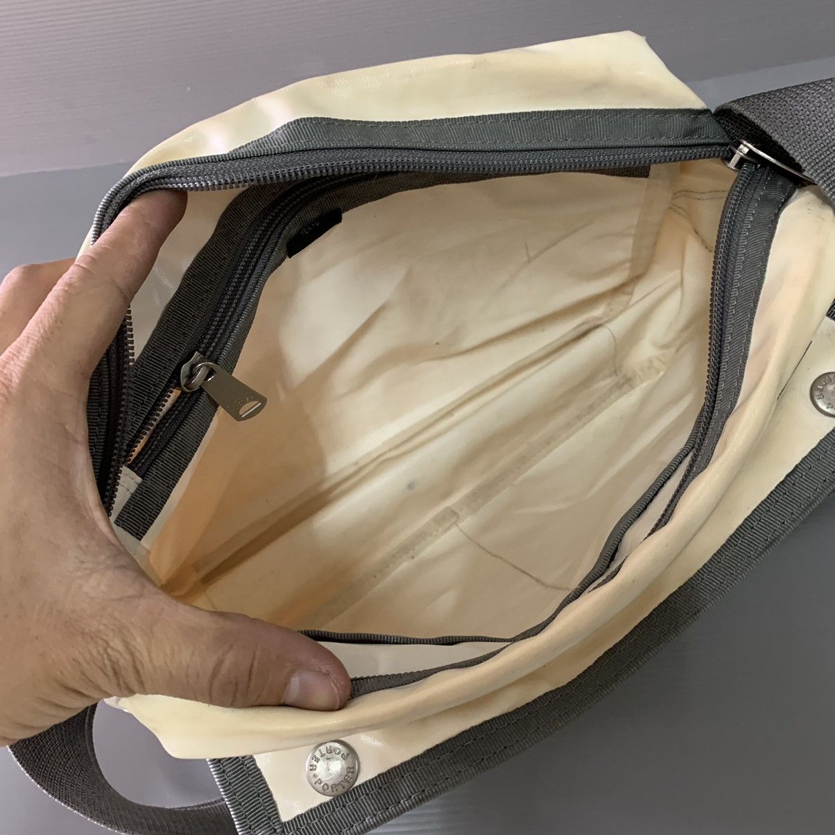 Japanese Brand Porter White Slingbag Size ONE SIZE - 12 Thumbnail