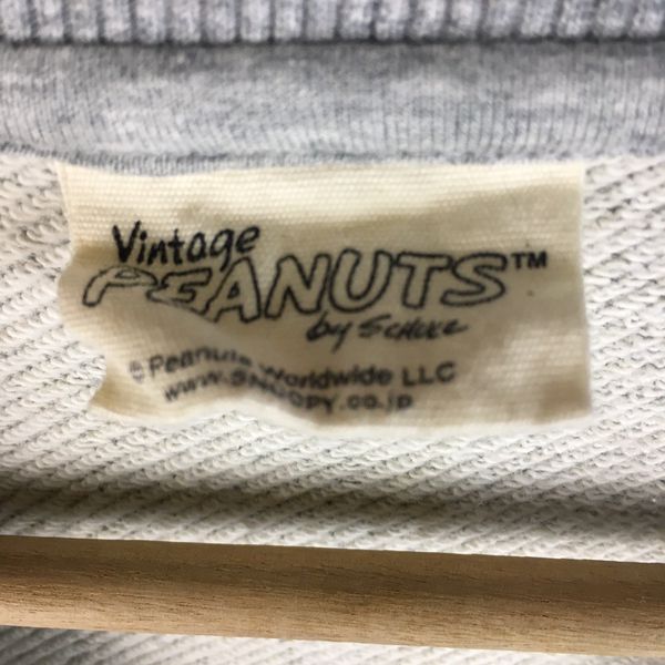 Peanuts Linus sweatshirt Grailed