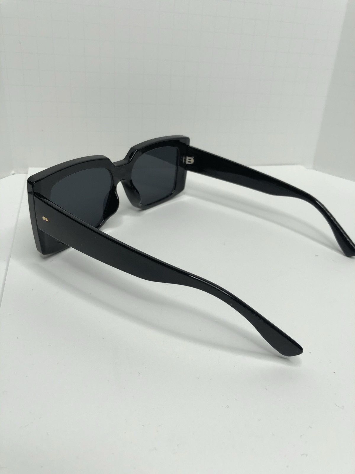 Other Black Frame “Similar to Prada” Sun Shades Size ONE SIZE - 2 Thumbnail