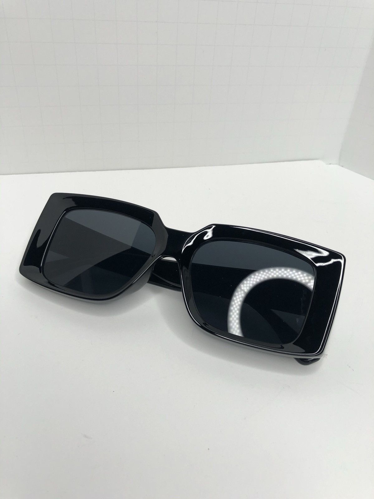 Other Black Frame “Similar to Prada” Sun Shades Size ONE SIZE - 3 Thumbnail