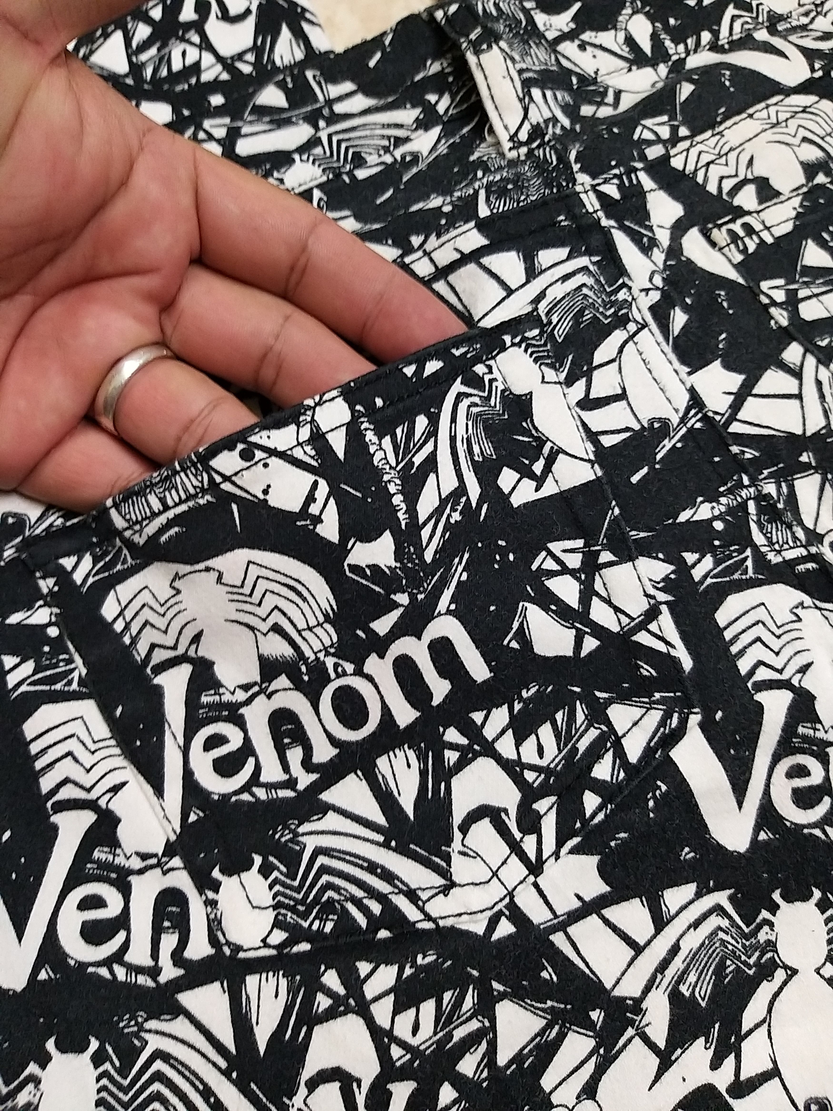 Marvel Comics GRAIL💥VENOM"MARVEL COMICS"FULL PRINT SKINNY PANT Size US 30 / EU 46 - 6 Thumbnail