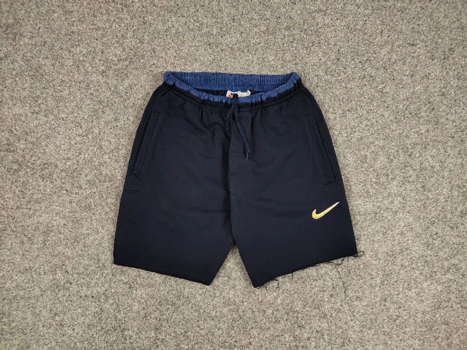Nike Vintage y2k Nike Short embroidered swoosh Travis Scott Size US 34 / EU 50 - 1 Thumbnail