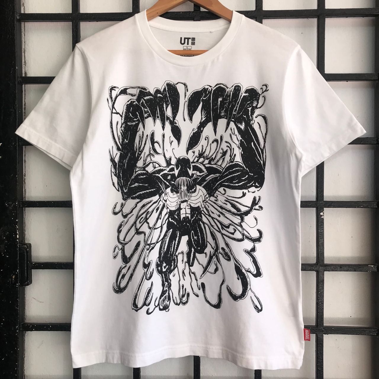 Japanese Brand 🔥 Vintage VENOM Movie x JASON POLAN Design T-shirt Size US M / EU 48-50 / 2 - 1 Thumbnail