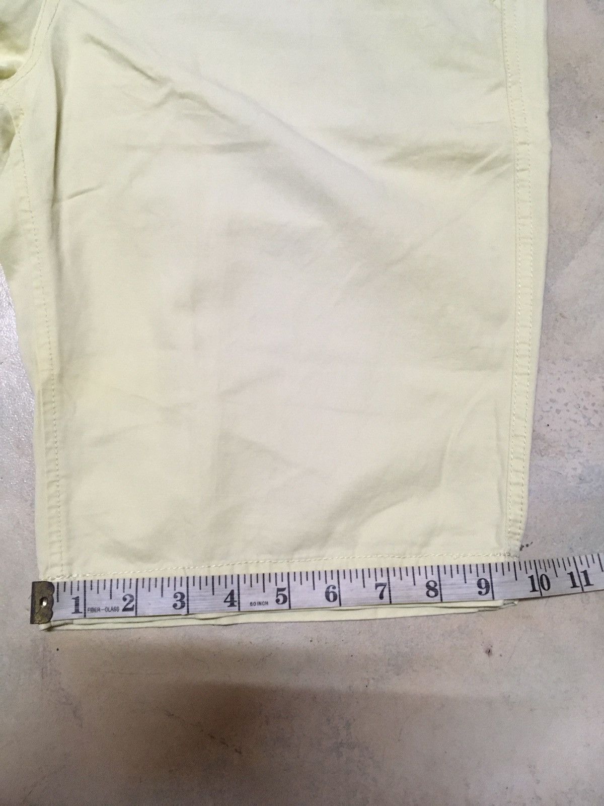Calvin Klein Calvin Klein Yellow Short Pants Size 34 Size US 34 / EU 50 - 11 Thumbnail