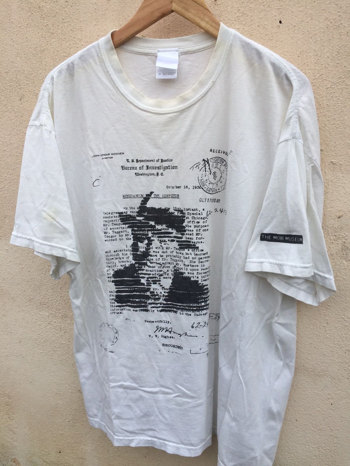 Vintage Vintage The Mob Museum “JOHN EDGAR HOOVER” MOVIE T-Shirt Size US XL / EU 56 / 4 - 1 Thumbnail