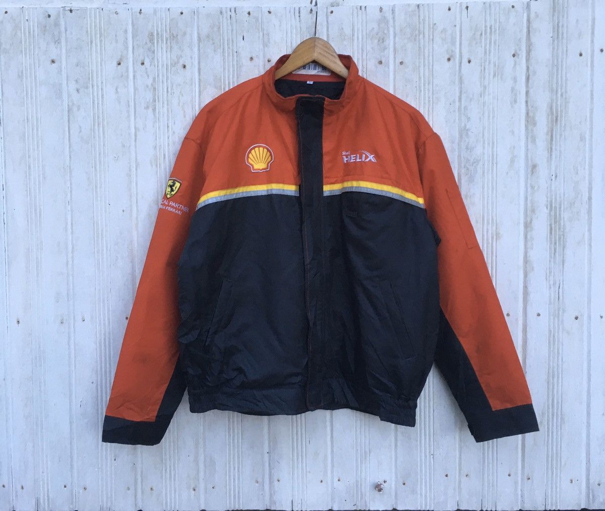 Ferrari × Streetwear × Vintage Vintage Ferrari Scuderia Shell Helix ...
