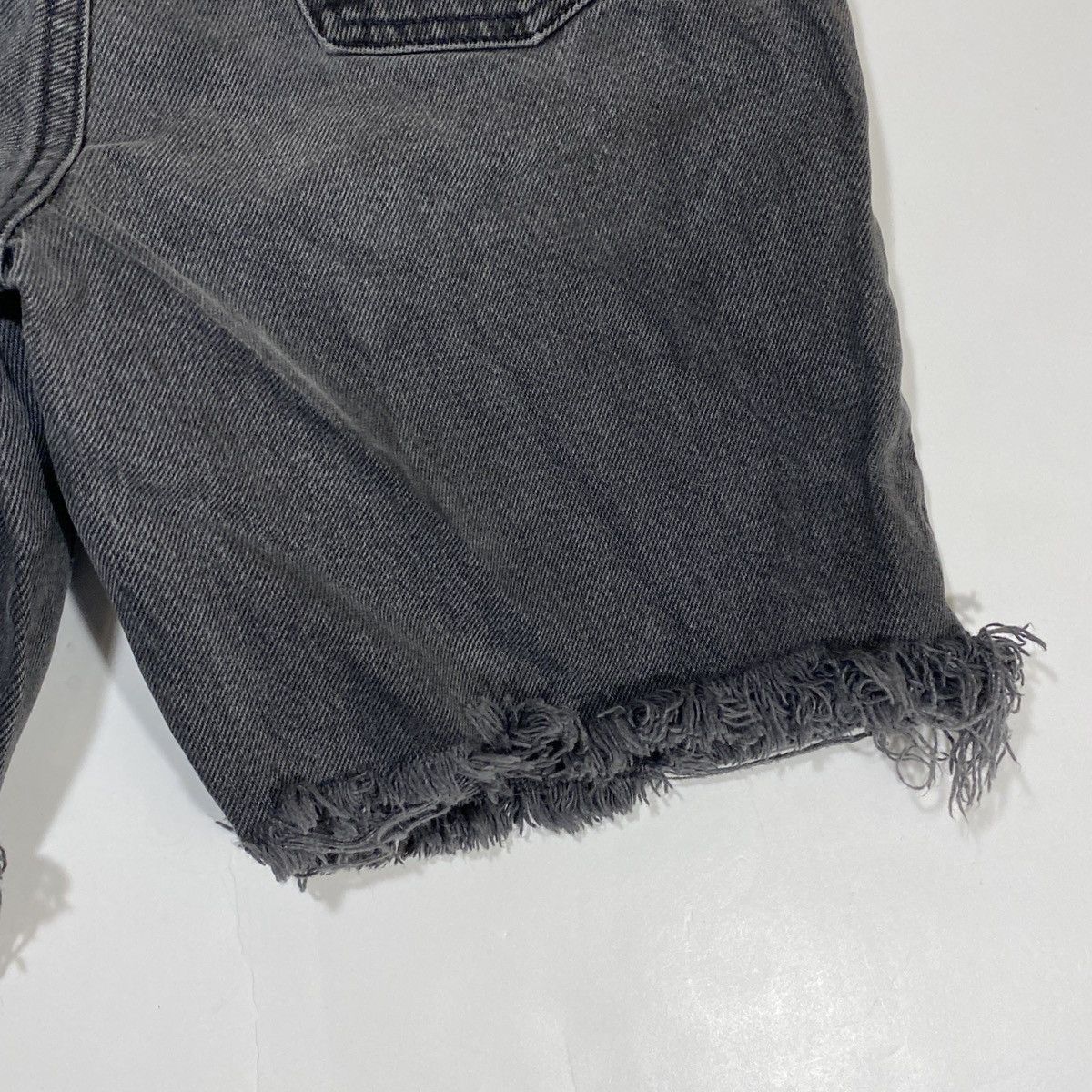 Guess × Vintage Vintage Guess Button Fly Denim Shorts Size US 28 / EU 44 - 4 Thumbnail