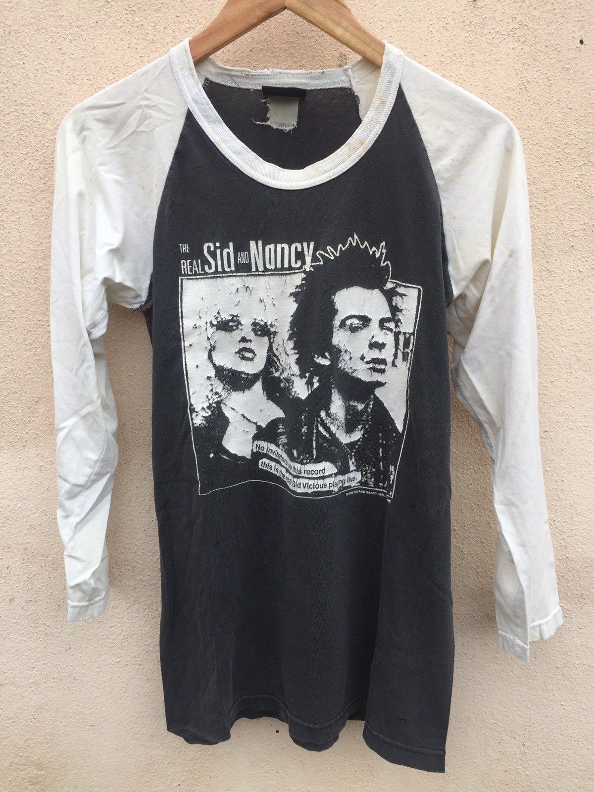 Vintage Rip & Distressed!!The Real Sid And Nancy 2006 Movie Tee Size US S / EU 44-46 / 1 - 1 Thumbnail