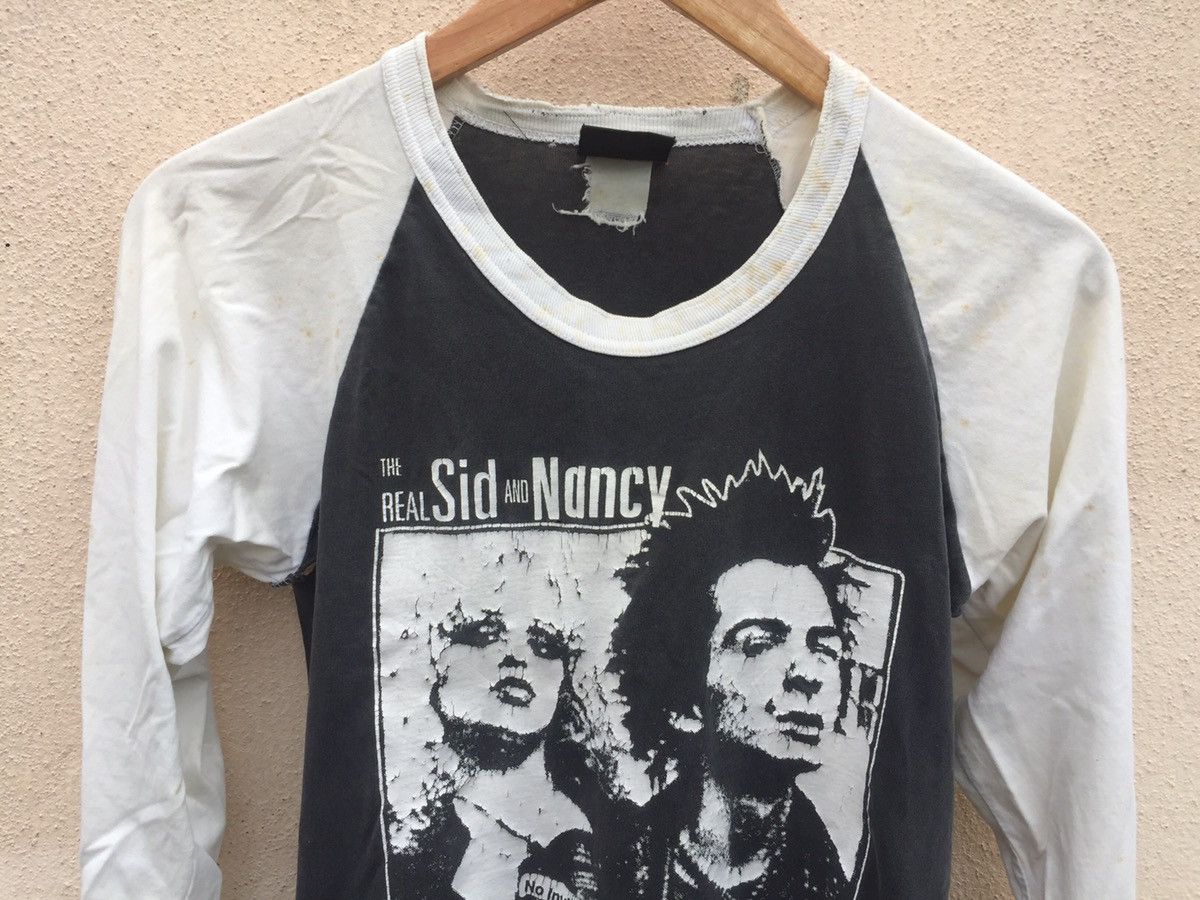 Vintage Rip & Distressed!!The Real Sid And Nancy 2006 Movie Tee Size US S / EU 44-46 / 1 - 2 Thumbnail