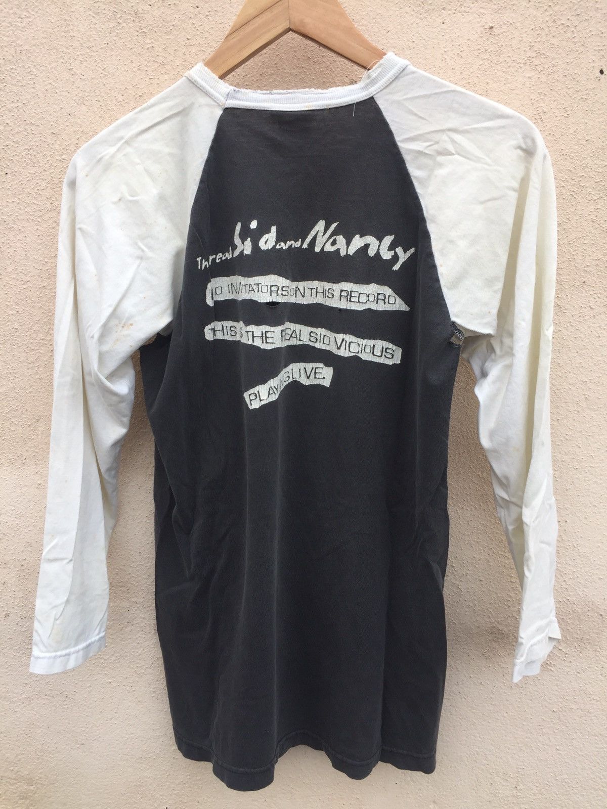 Vintage Rip & Distressed!!The Real Sid And Nancy 2006 Movie Tee Size US S / EU 44-46 / 1 - 4 Thumbnail