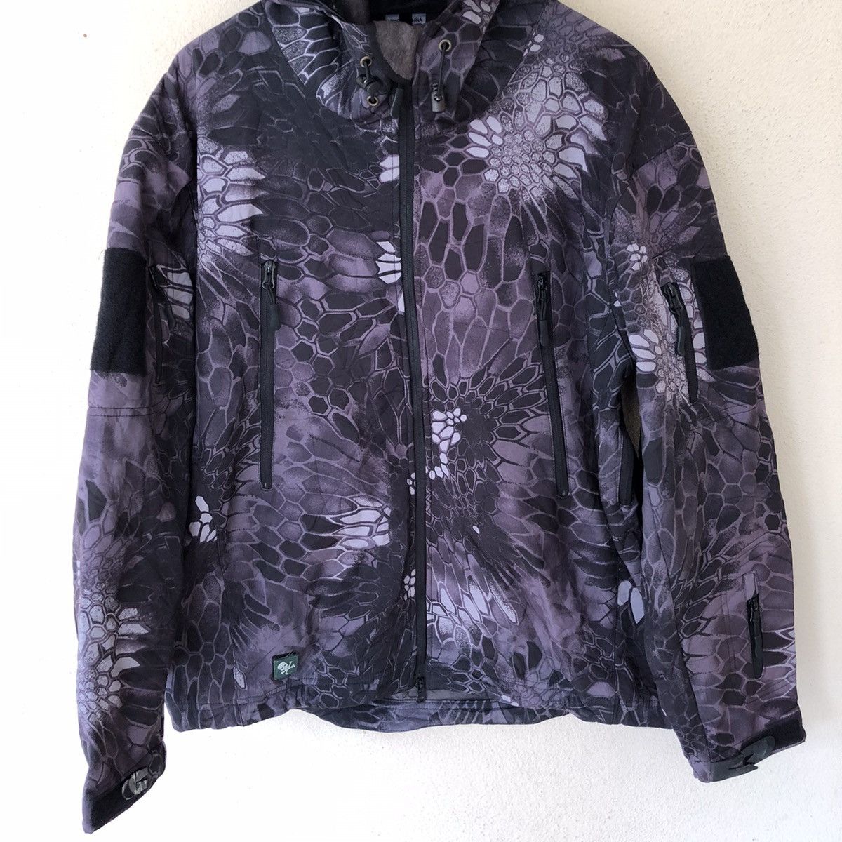 Japanese Brand 🔥RARE DINOSOUR SKIN HOODIES JACKET Size US XL / EU 56 / 4 - 7 Thumbnail