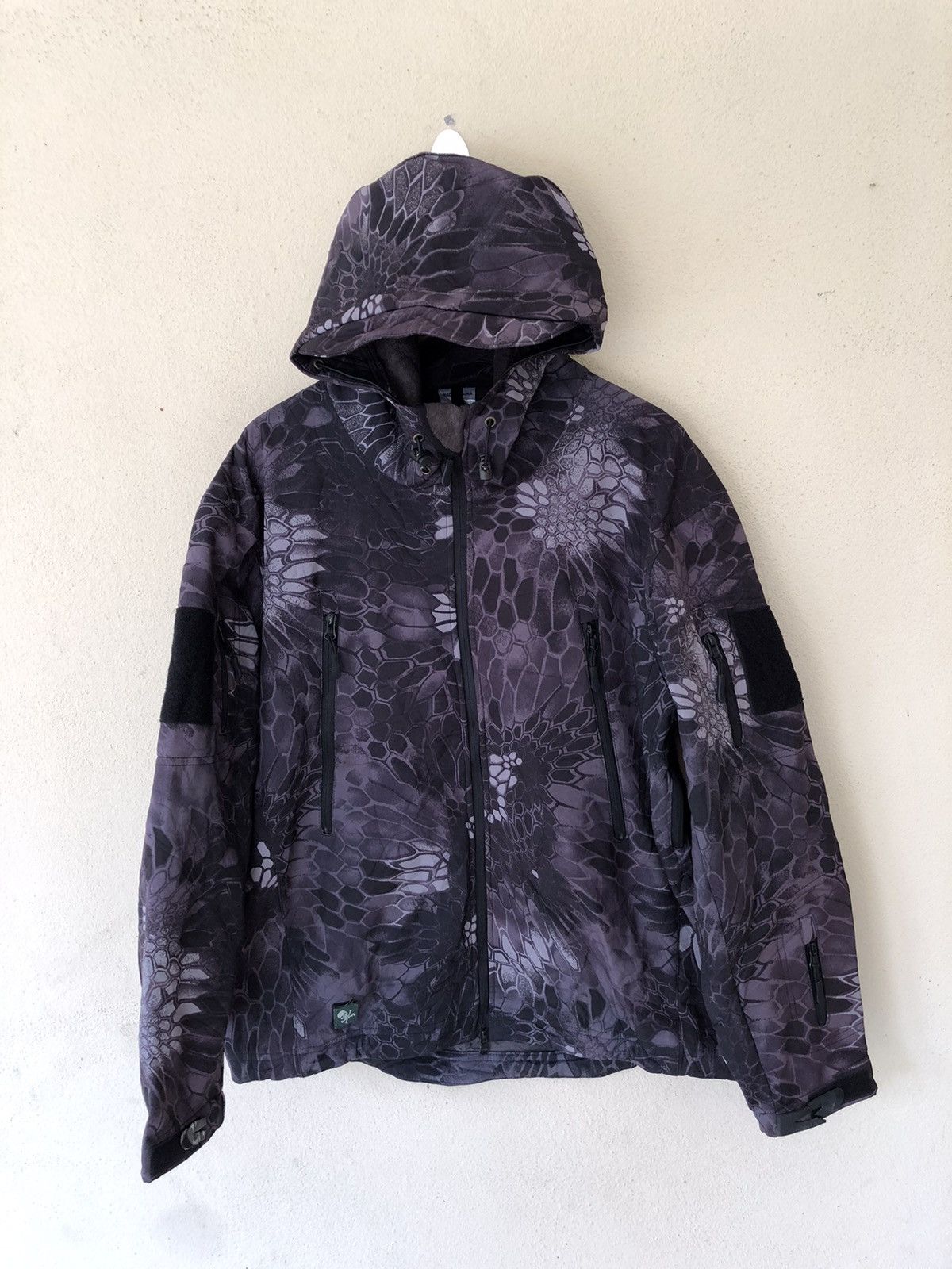 Japanese Brand 🔥RARE DINOSOUR SKIN HOODIES JACKET Size US XL / EU 56 / 4 - 3 Thumbnail
