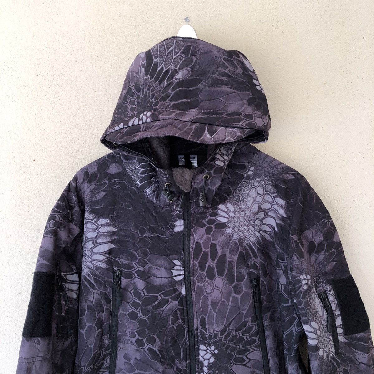 Japanese Brand 🔥RARE DINOSOUR SKIN HOODIES JACKET Size US XL / EU 56 / 4 - 6 Thumbnail