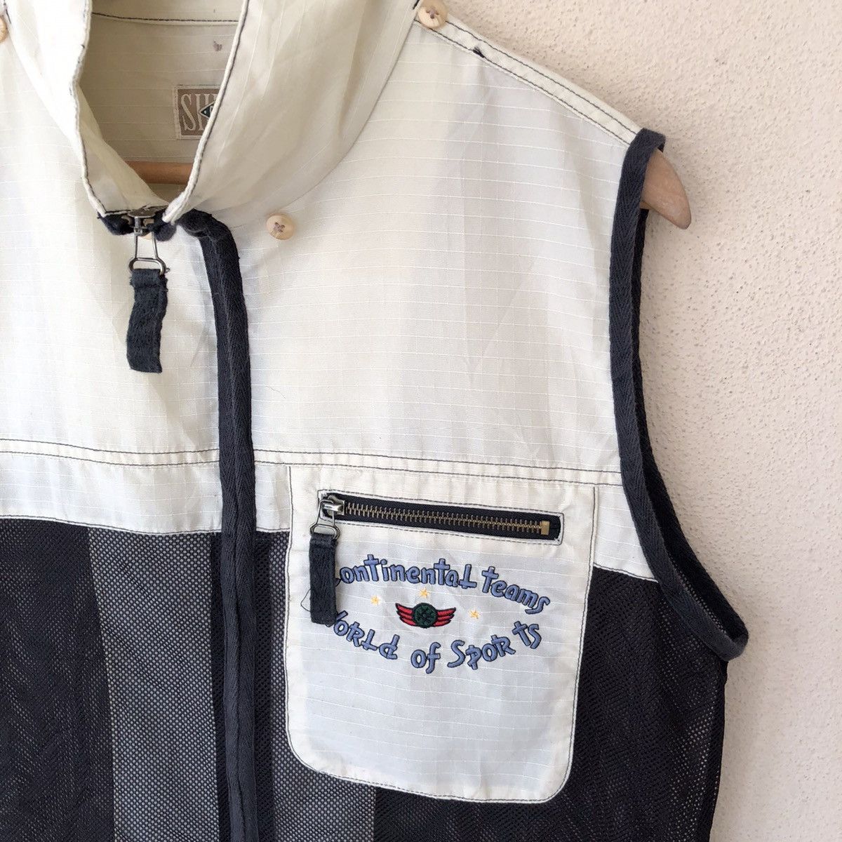 Japanese Brand 🔥continental teams world of sport vest Size US M / EU 48-50 / 2 - 4 Thumbnail
